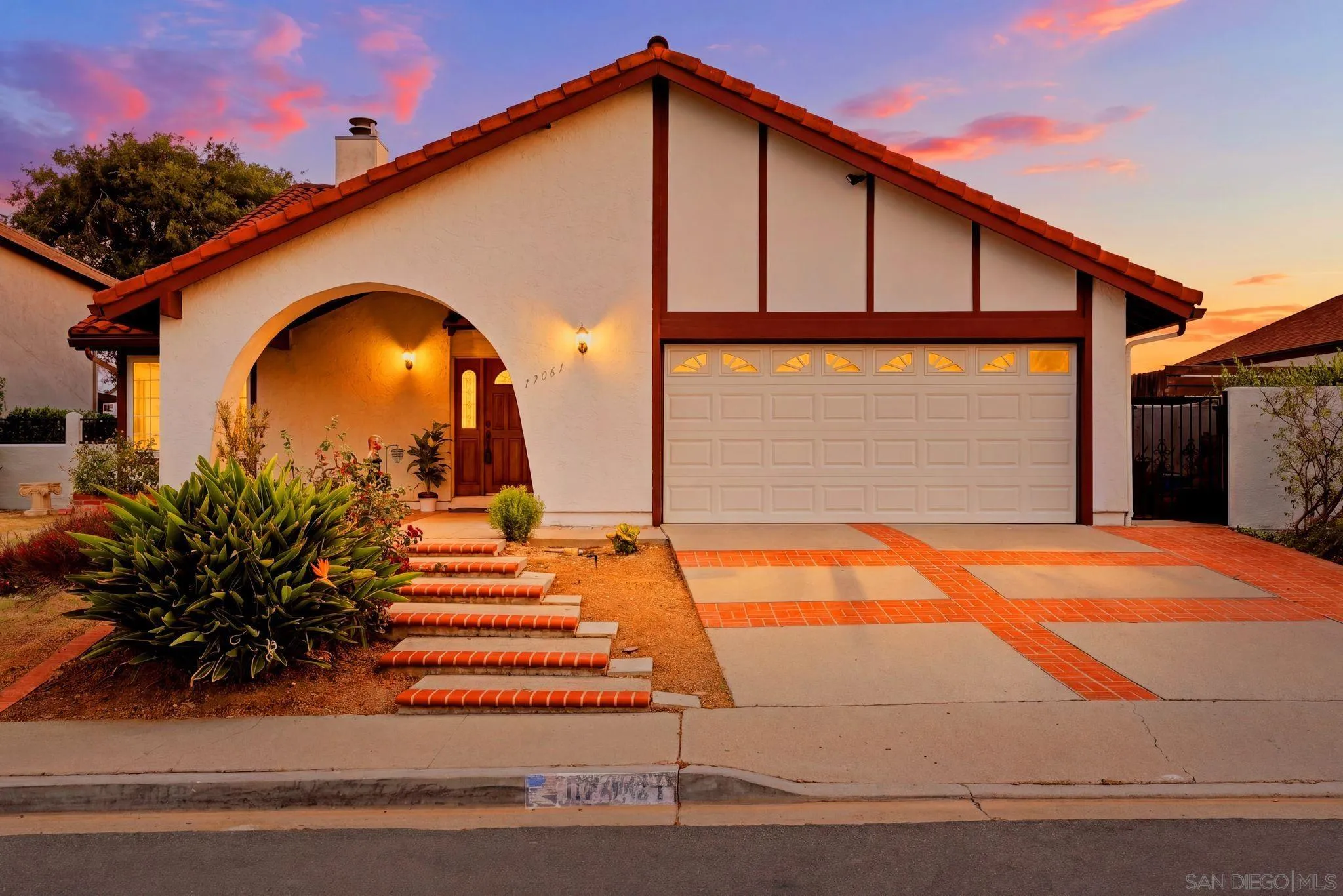 https://cdn.realtyfeed.com/cdn/127/260012949/c0eb9f8ffc673951bac4d30655bc9264.webp