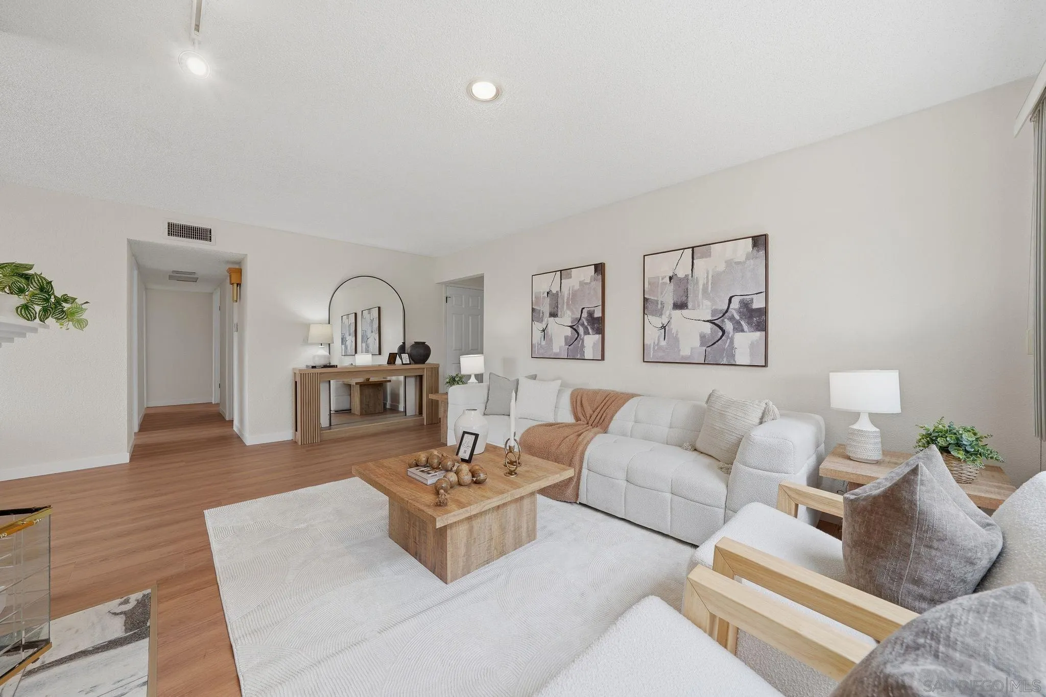 https://cdn.realtyfeed.com/cdn/127/260012949/efbfa1aa91a9ecbde874268e9474230d.webp