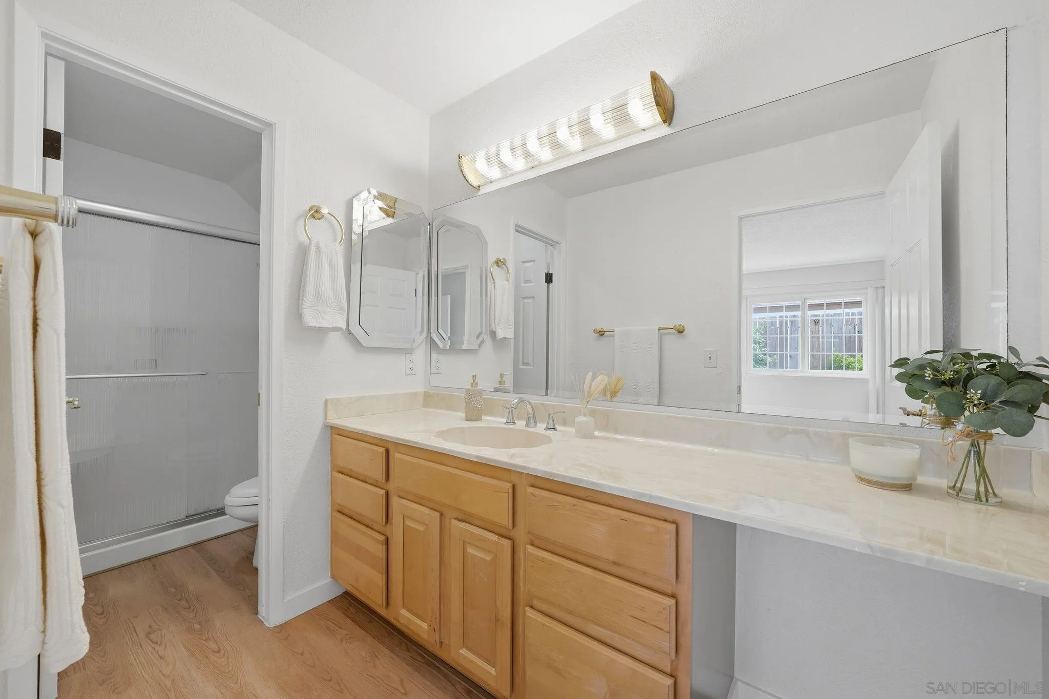 https://cdn.realtyfeed.com/cdn/127/260012949/f9125bea19f275038b37f8dedc30cdea.webp
