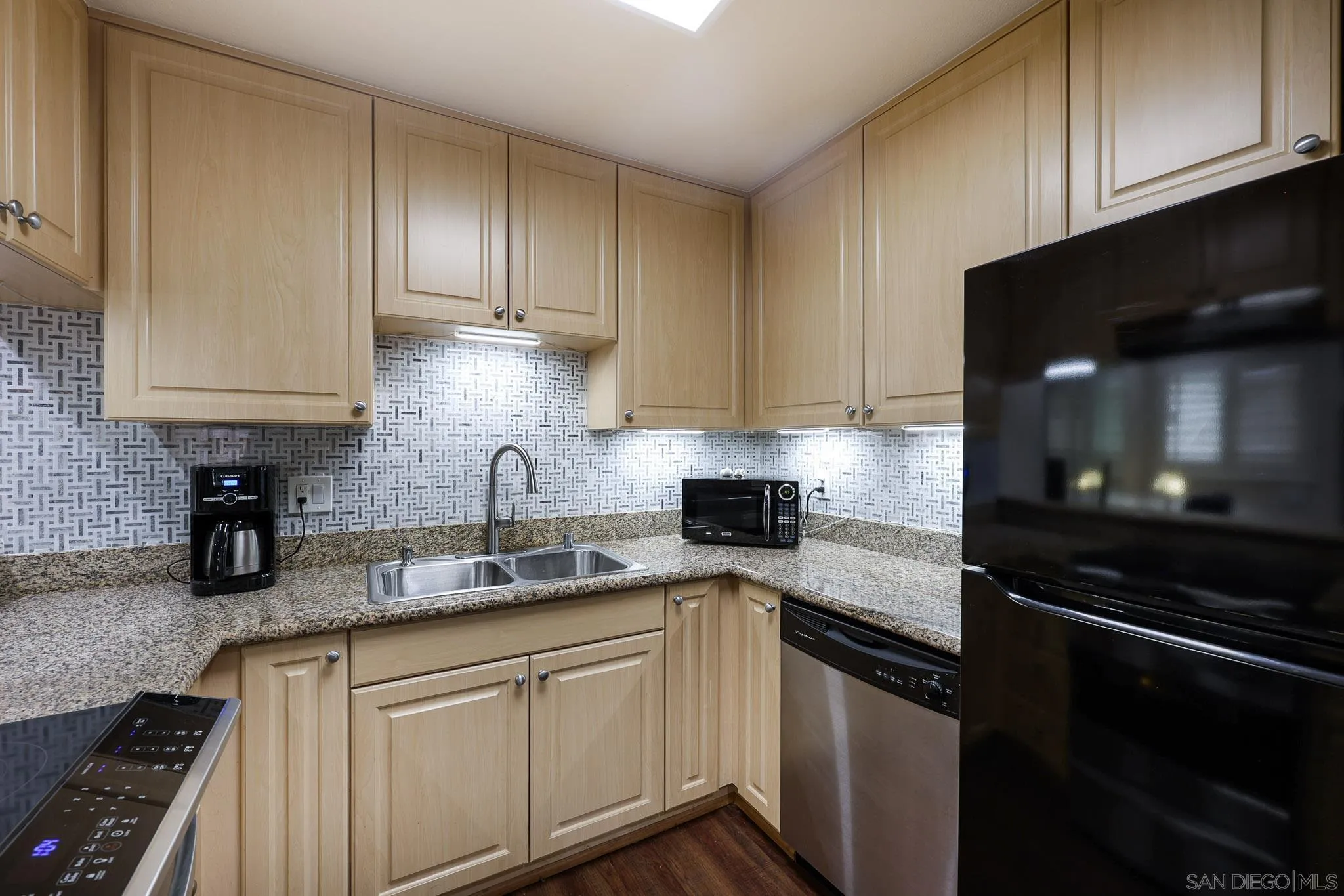 Photo #17: 260012952 Listing: Photo #17