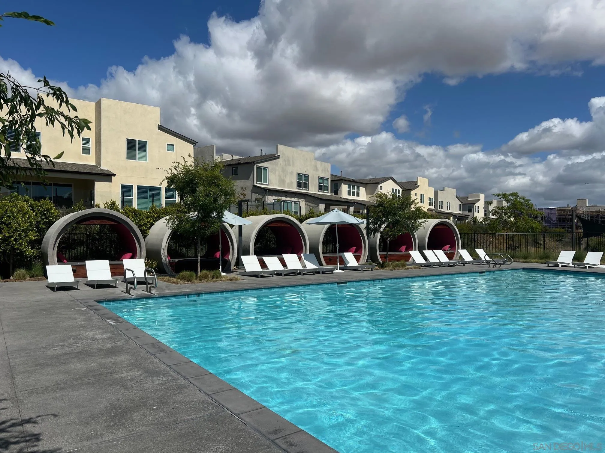 https://cdn.realtyfeed.com/cdn/127/260012953/597500b424be25bbd7ea5fe45f13638d.webp
