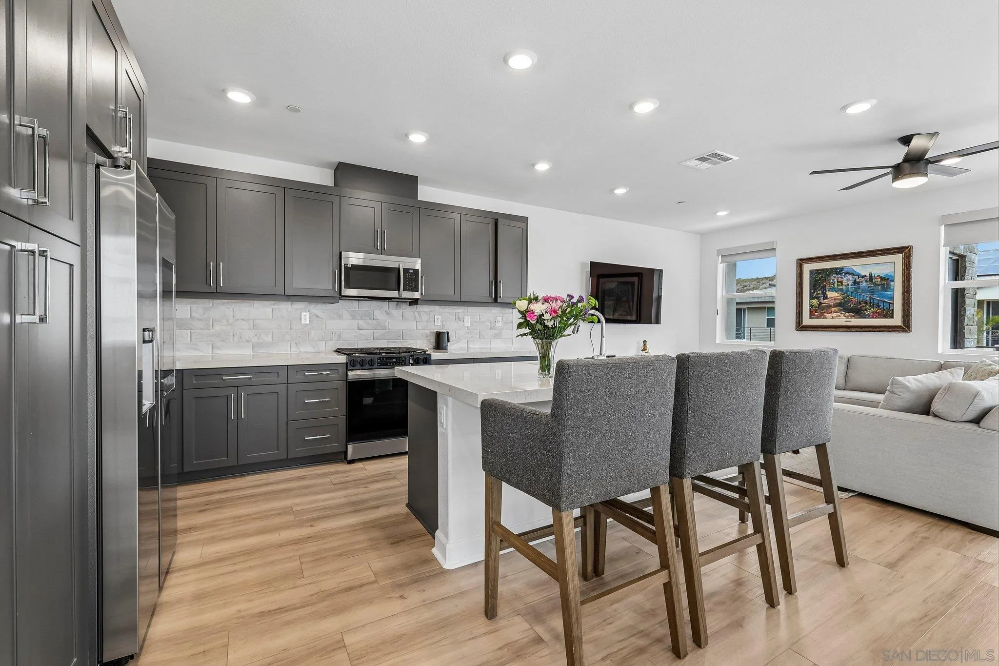 https://cdn.realtyfeed.com/cdn/127/260012953/d2e3f5ab768f8227060f9d07b9838447.webp