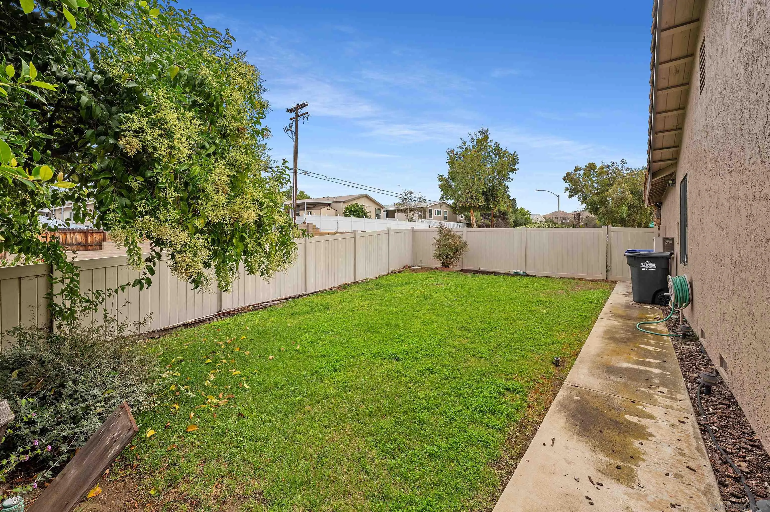https://cdn.realtyfeed.com/cdn/127/260012955/21ba3829ba116f8e6204b4ef6c0ade4f.webp