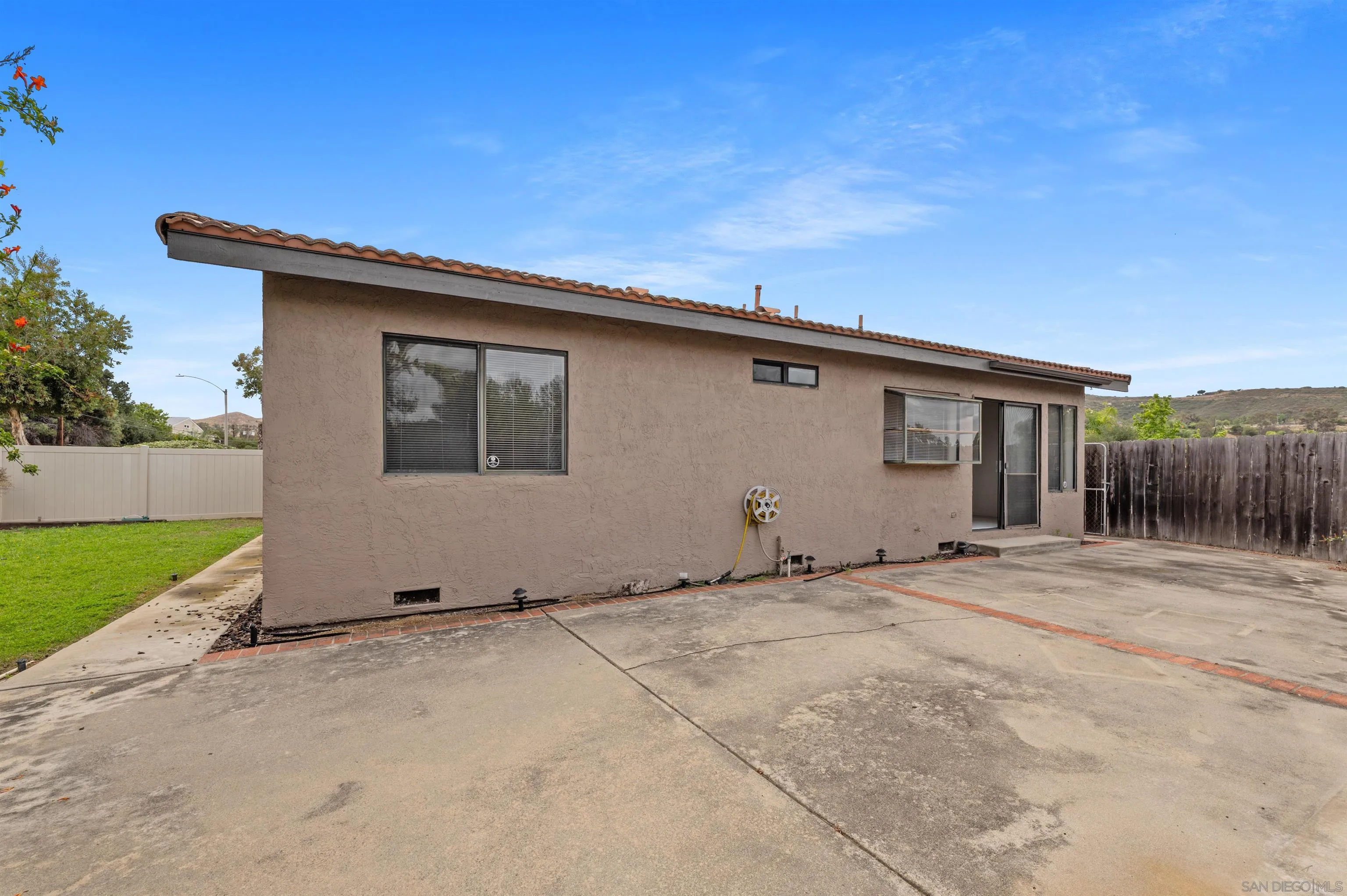 https://cdn.realtyfeed.com/cdn/127/260012955/8fabfb5a9dd721fbe8ea735eaf4fcf31.webp