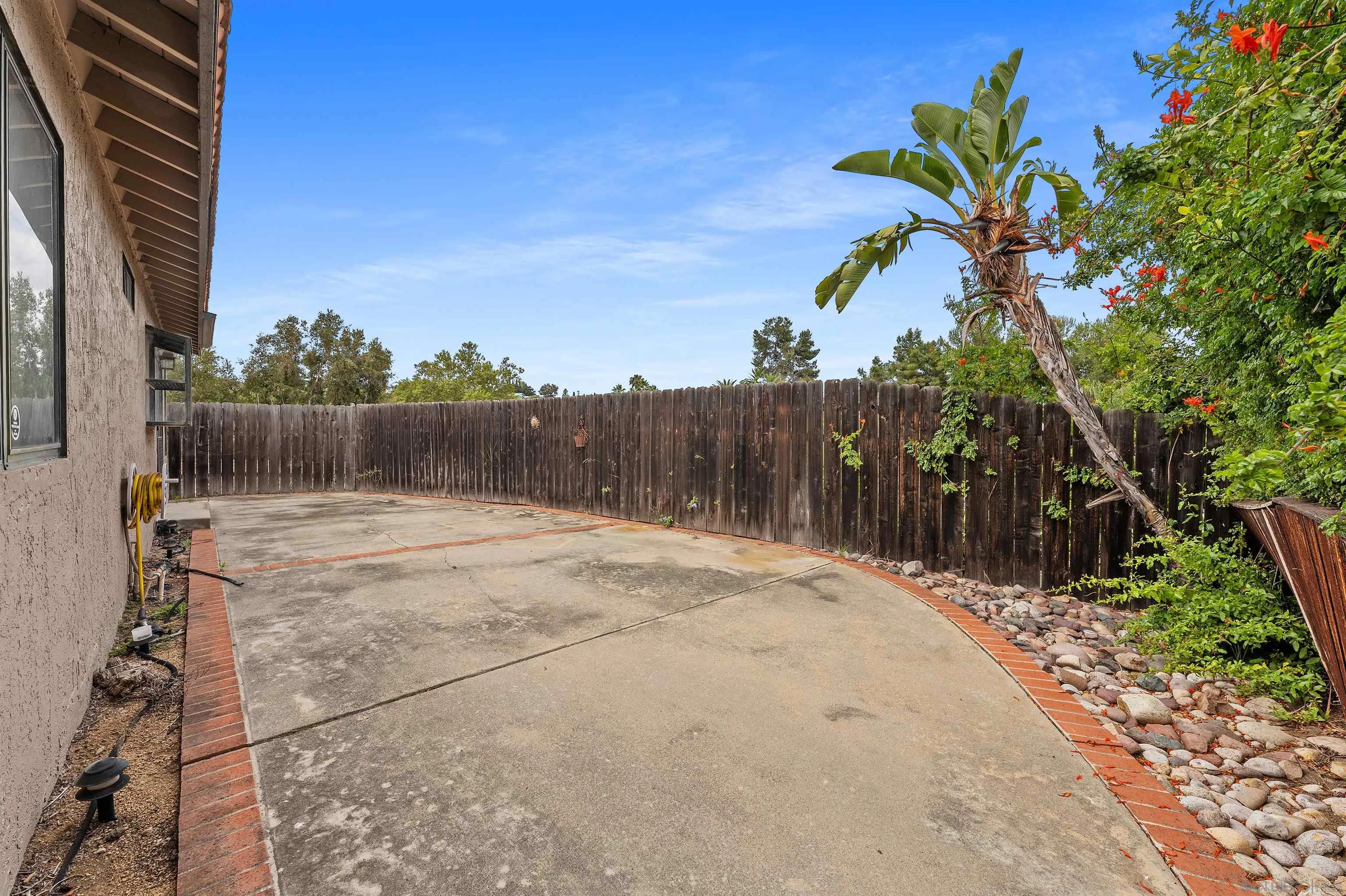 https://cdn.realtyfeed.com/cdn/127/260012955/ba21120d11756fd34033a789d70ffa93.webp