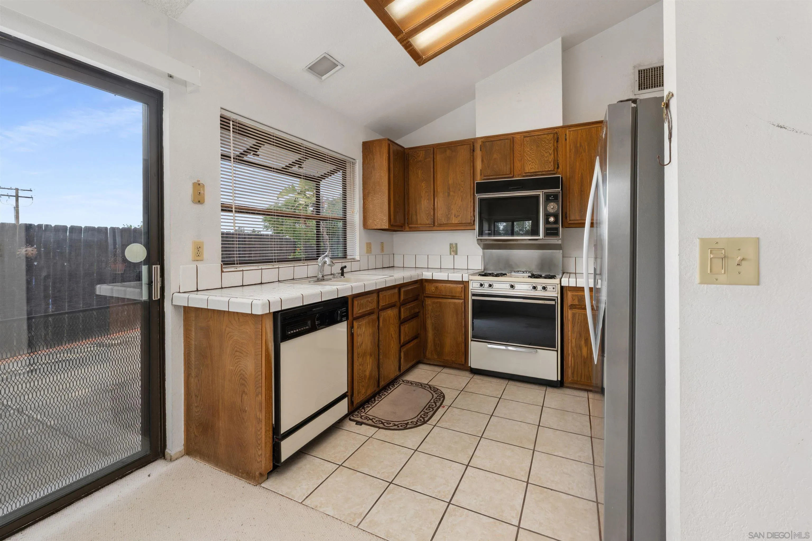 https://cdn.realtyfeed.com/cdn/127/260012955/d1c1bf9f10f6a6a6872d0dab8db08807.webp