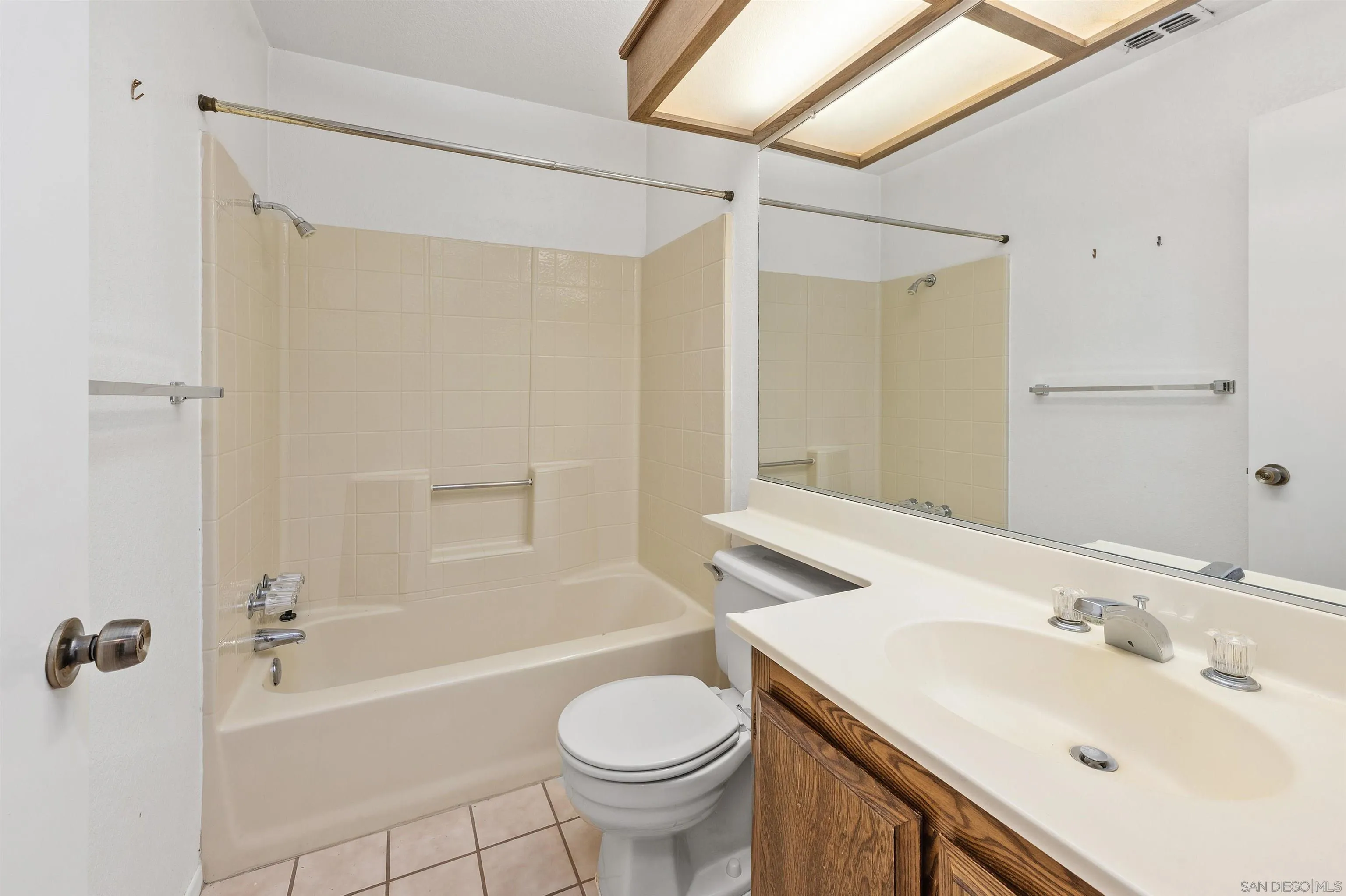 https://cdn.realtyfeed.com/cdn/127/260012955/f2947dcd2db23749347c3b5e6e8c2a86.webp
