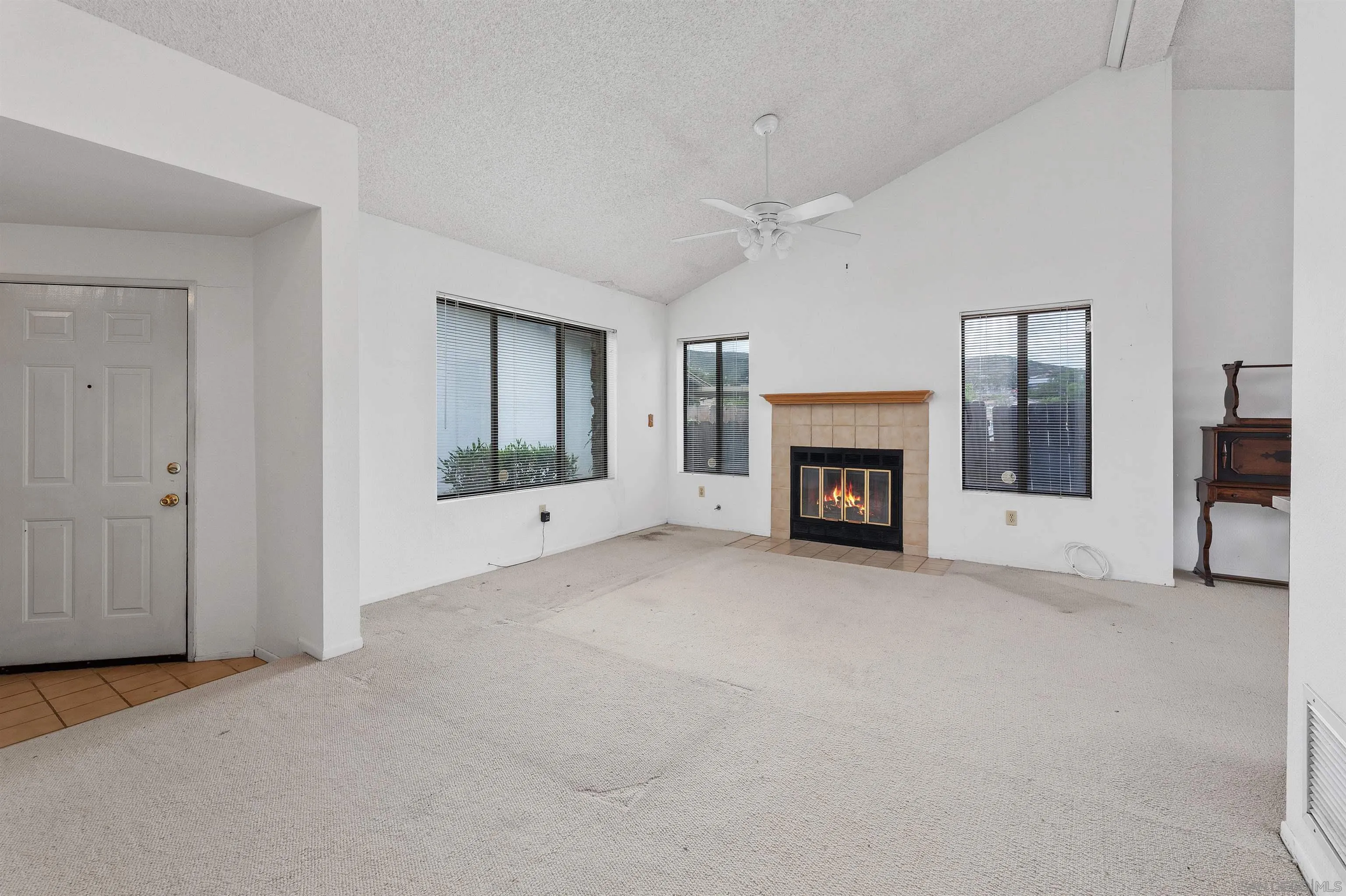 https://cdn.realtyfeed.com/cdn/127/260012955/fc865053c4c3c33eb6e58144ddbbdcb2.webp