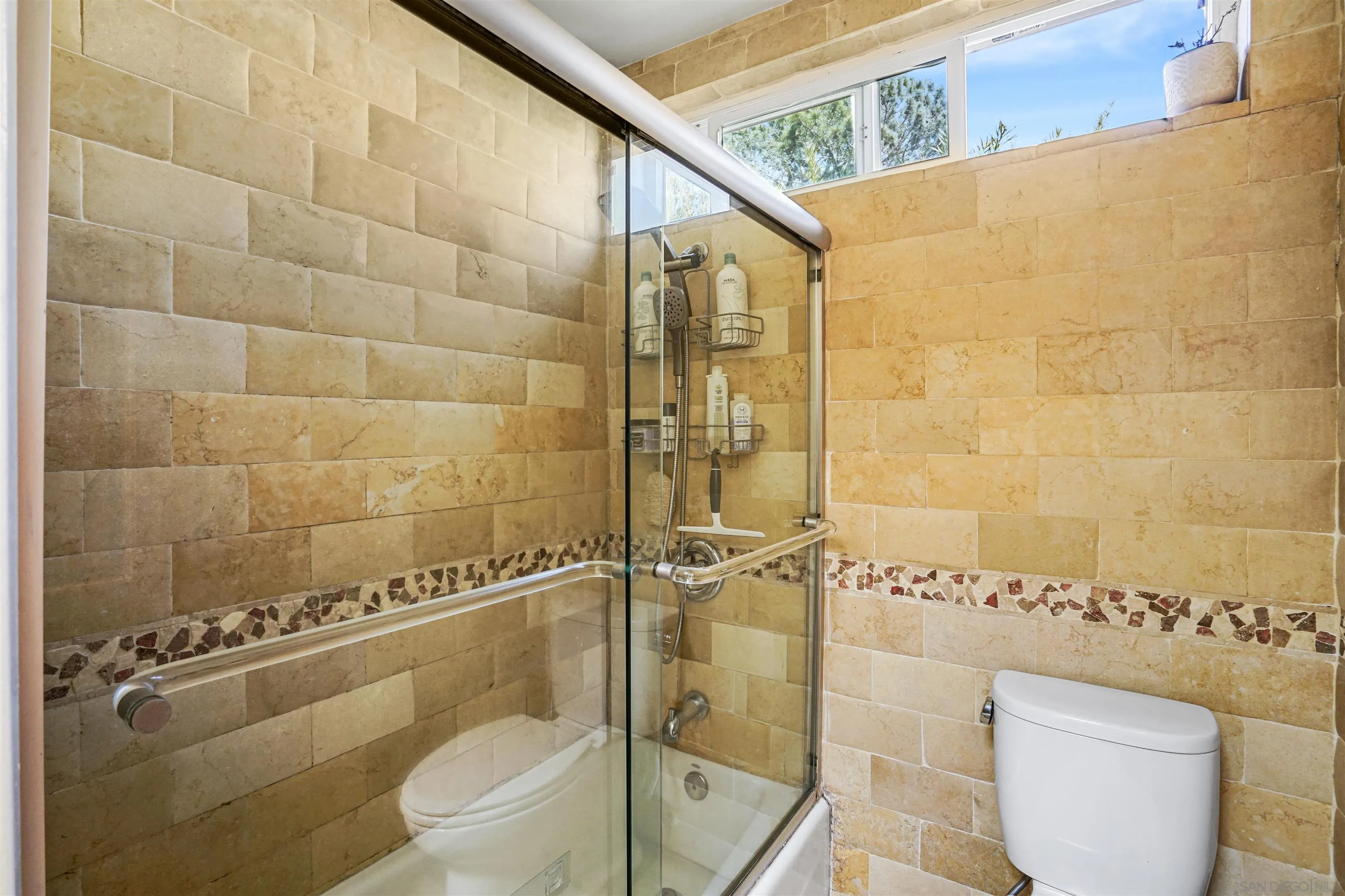 Photo #21: 260012957 Listing: Photo #21