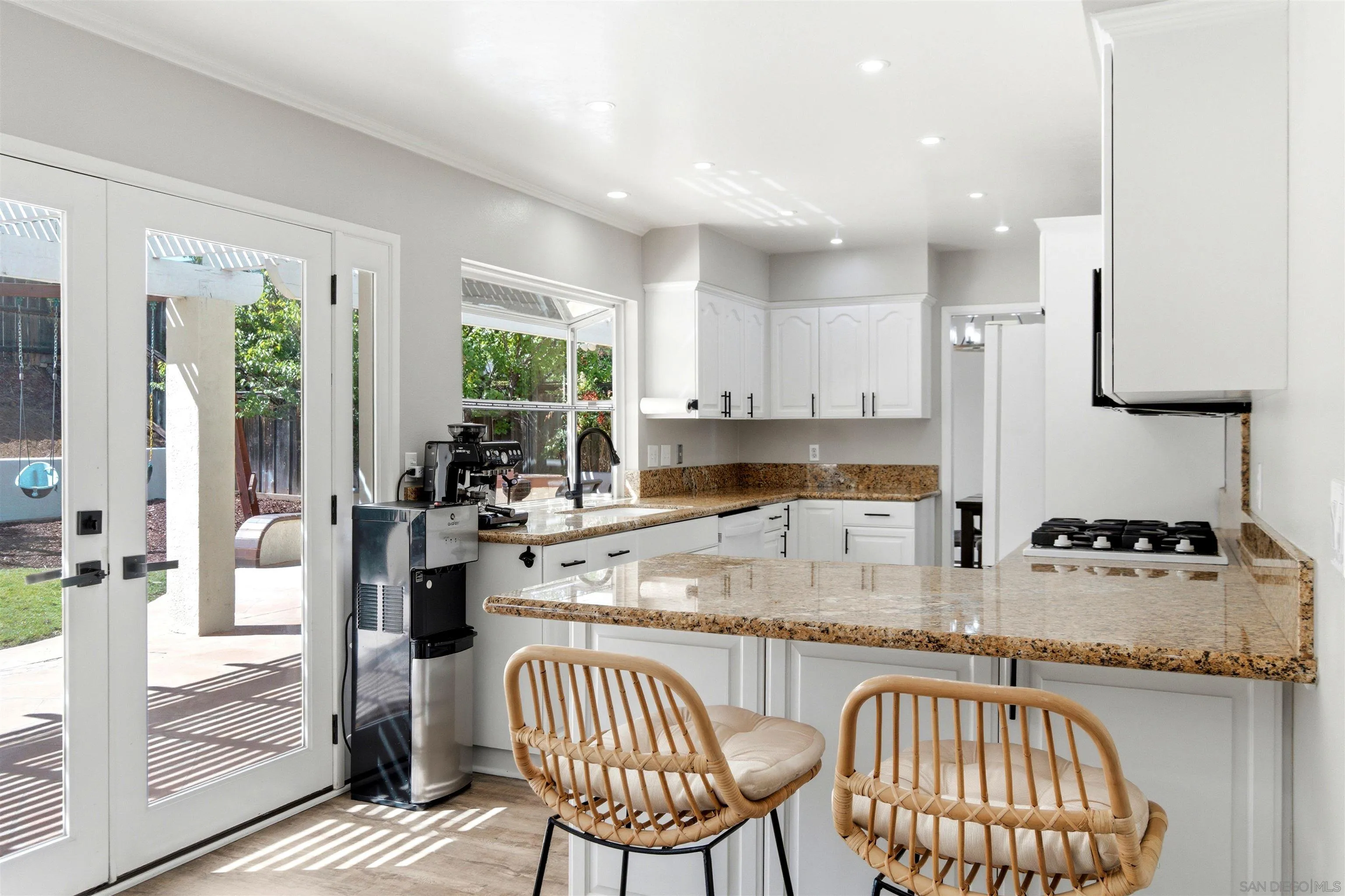 https://cdn.realtyfeed.com/cdn/127/260012958/91ce470bc35b3b0d5878793b879a3e1d.webp