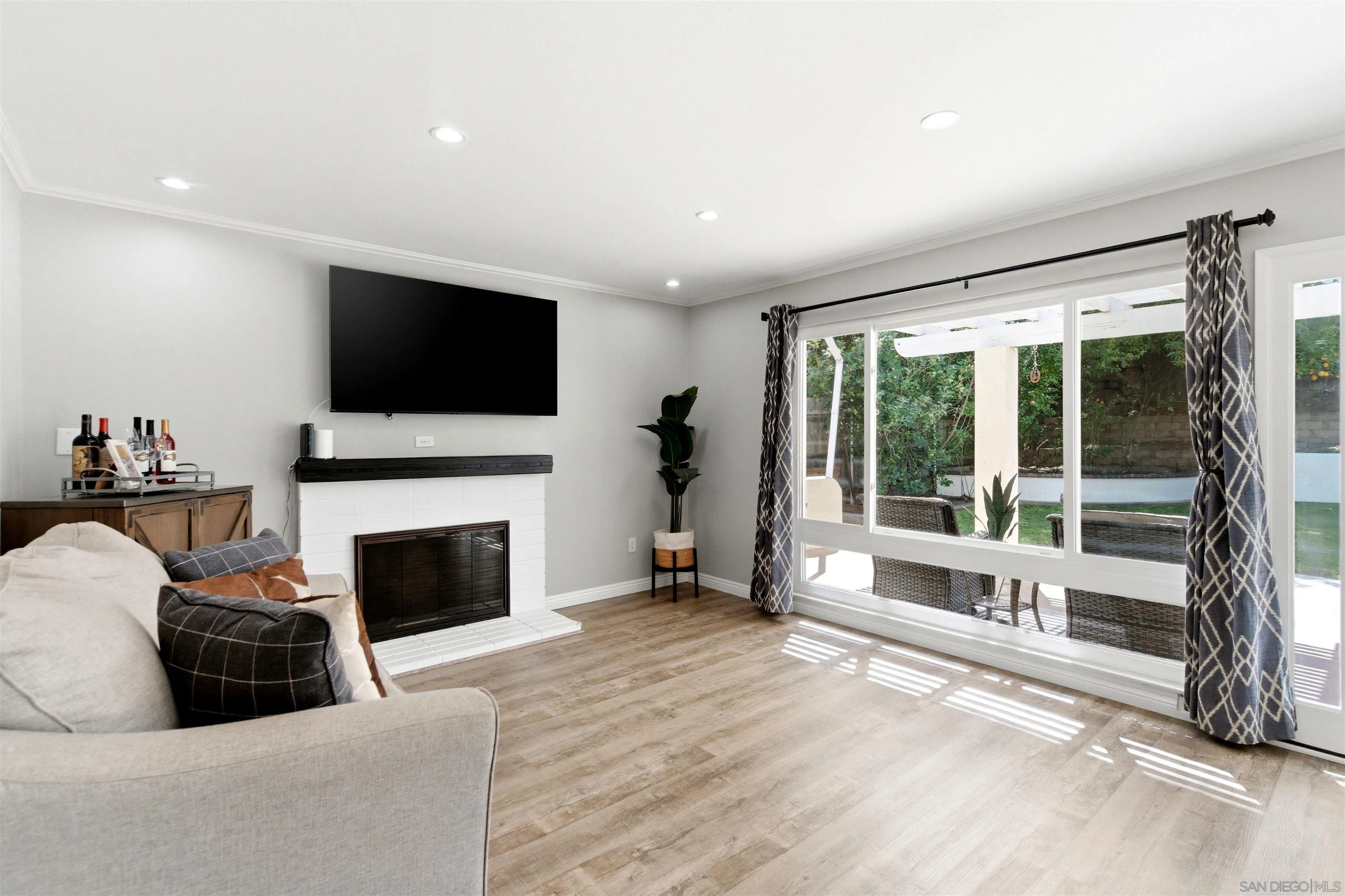 https://cdn.realtyfeed.com/cdn/127/260012958/eaf44582ea418b2b1d6d810a4f491298.webp