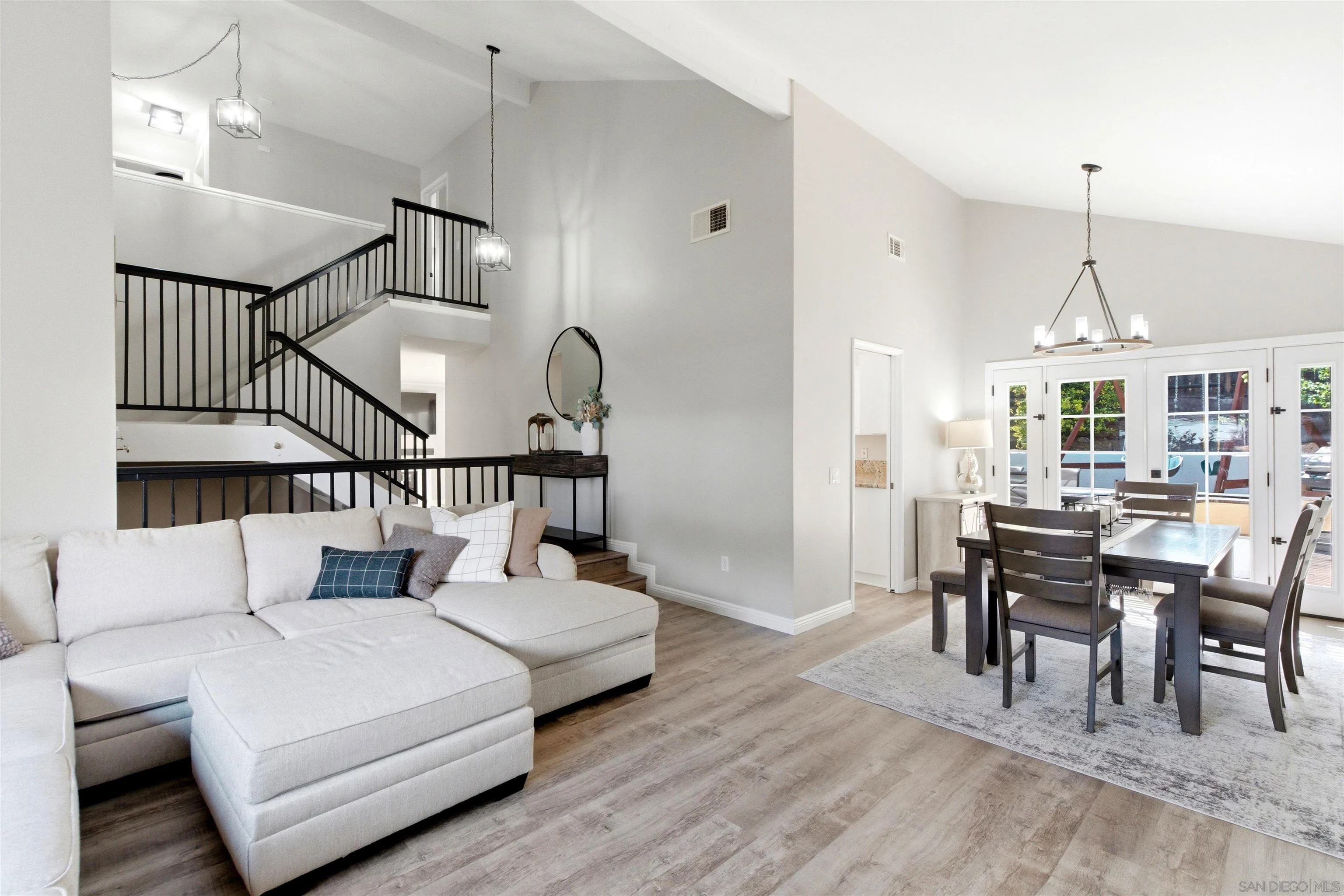 https://cdn.realtyfeed.com/cdn/127/260012958/fb89dafdb5f358bd55e482a531ee05ad.webp