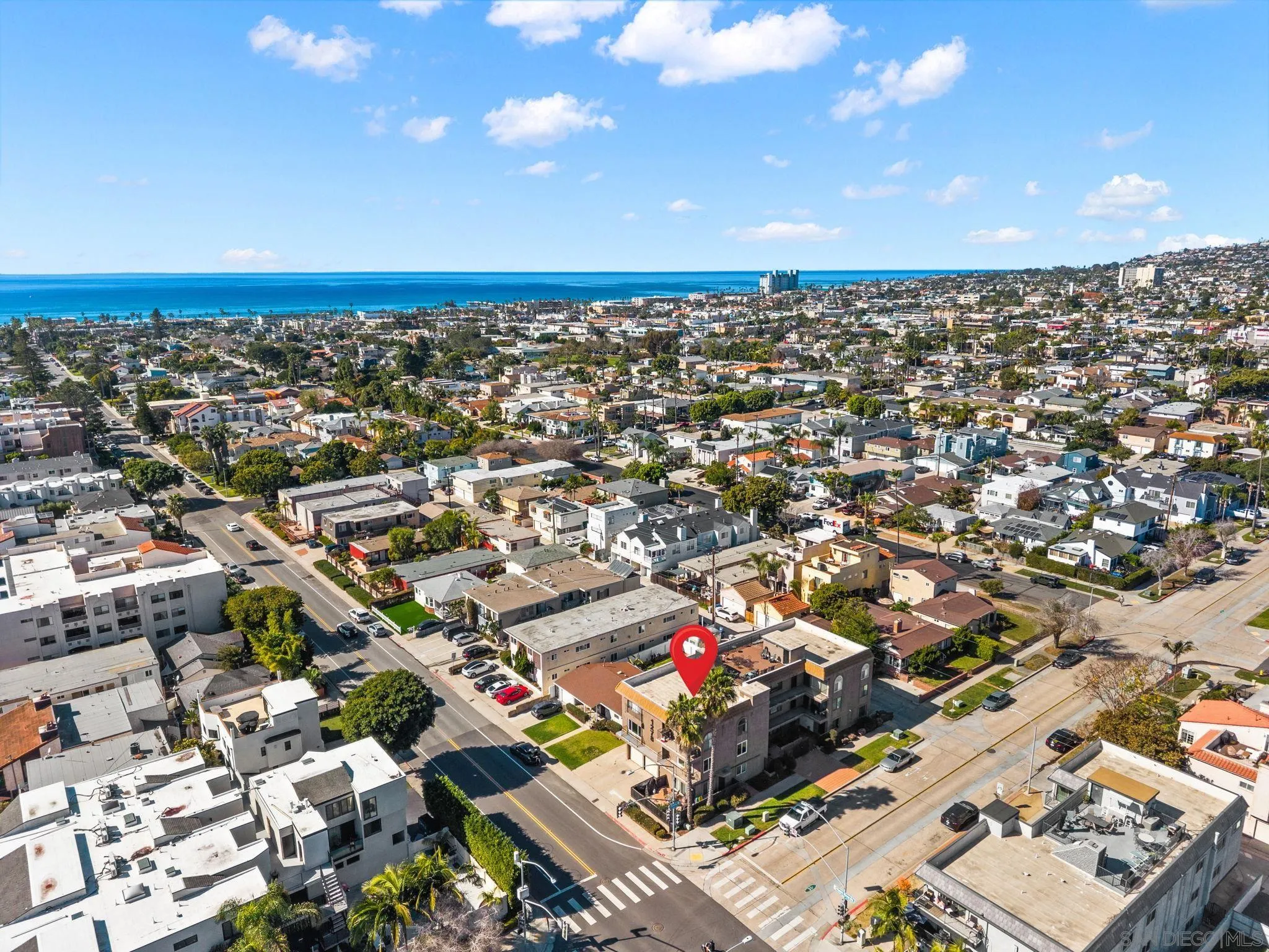 https://cdn.realtyfeed.com/cdn/127/260012959/8d5eaebd844551c16278cfadc4f877a7.webp