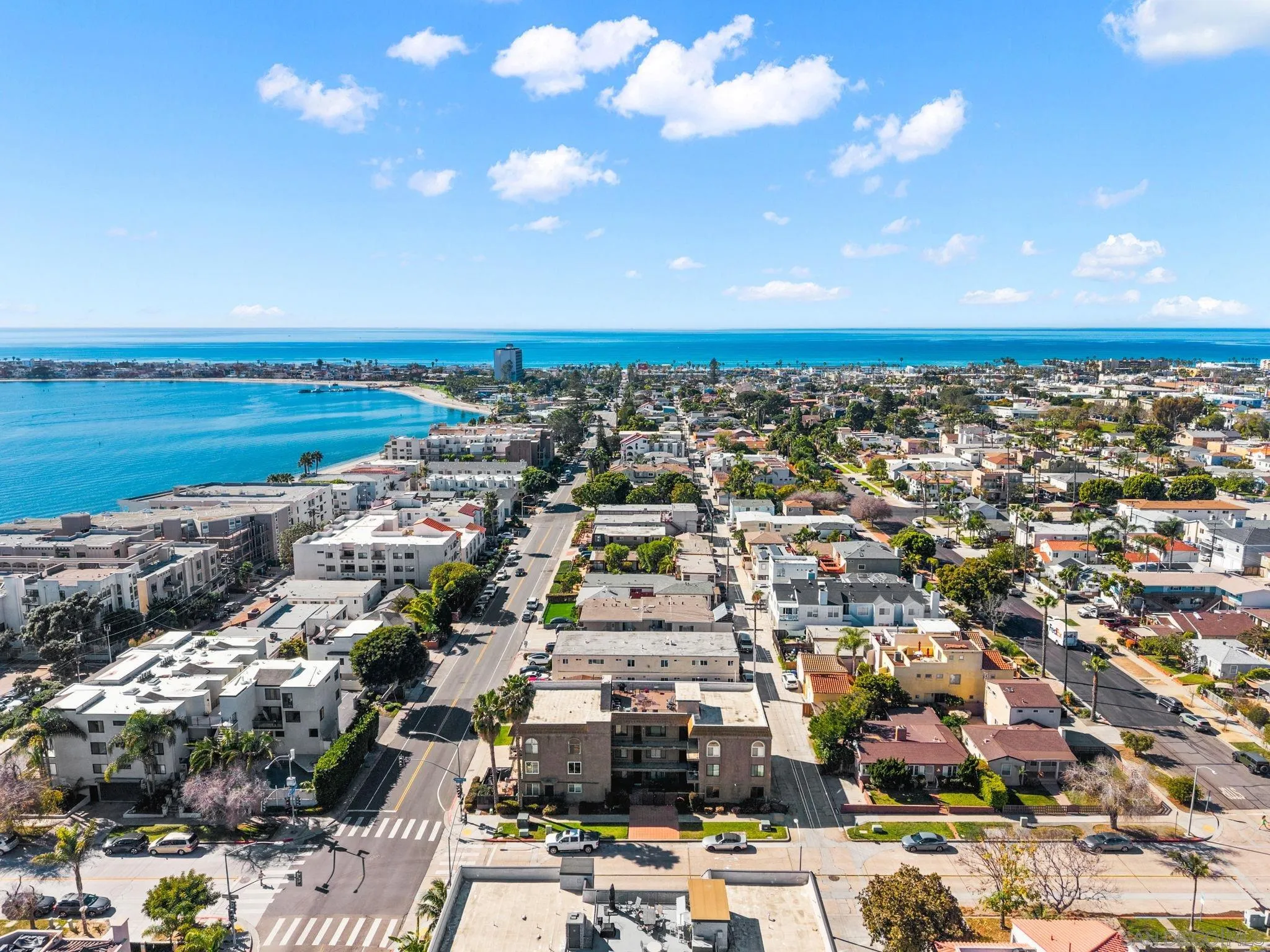 https://cdn.realtyfeed.com/cdn/127/260012959/9ceee07047bd4ff4458b12cee00ec715.webp