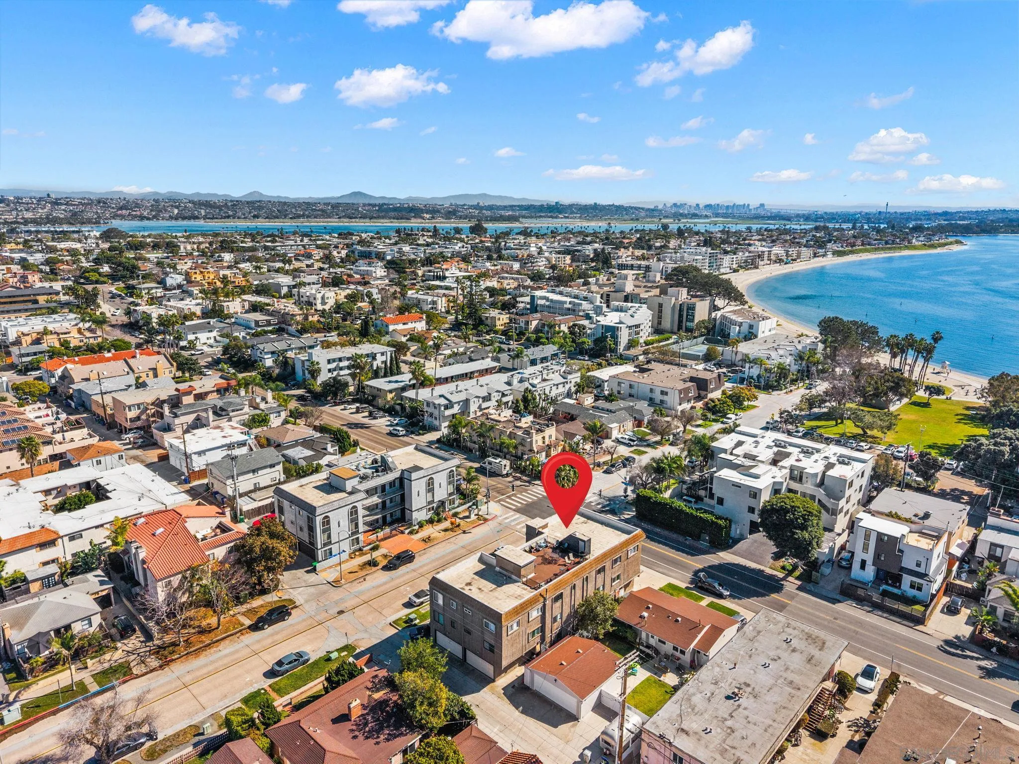 https://cdn.realtyfeed.com/cdn/127/260012959/abbd9f37ed79a1b7965d9ad9b3d89d92.webp