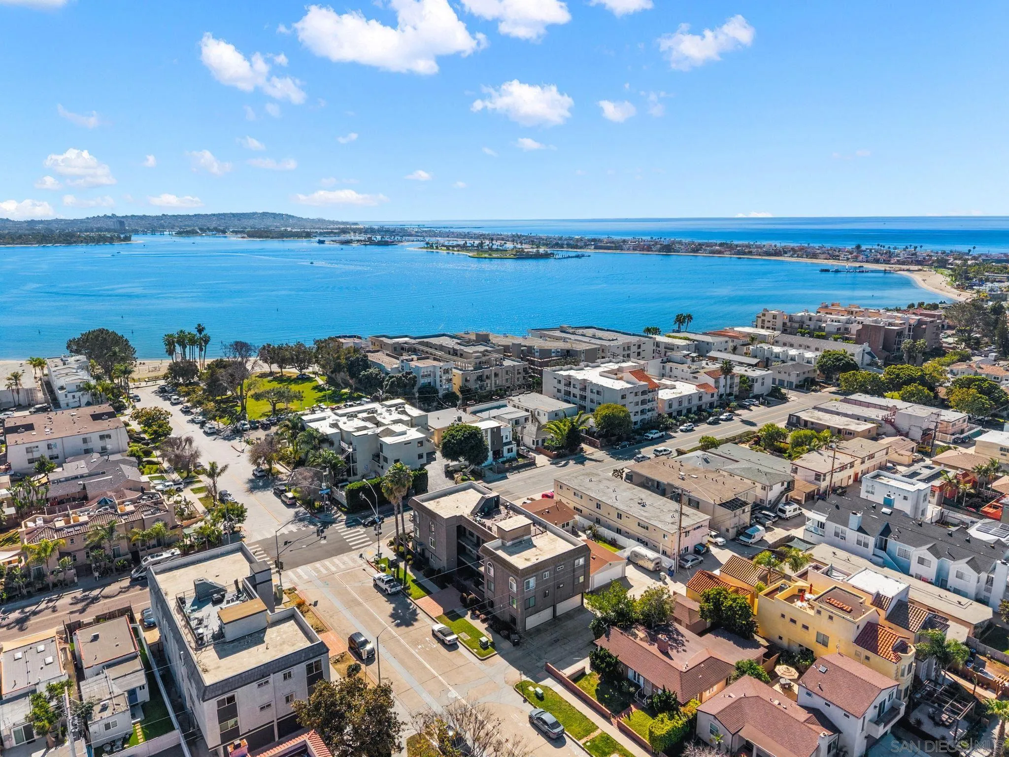 https://cdn.realtyfeed.com/cdn/127/260012959/db848afd0090e77eed6b48eceb313415.webp