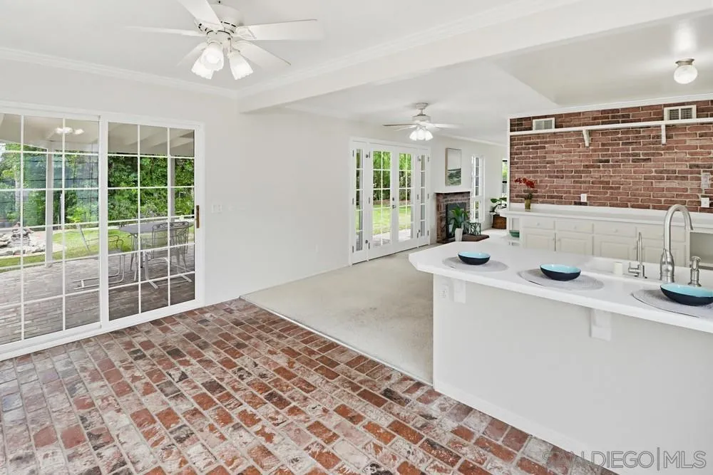 https://cdn.realtyfeed.com/cdn/127/260012961/272554aadc63373f82c1bbc700f7a5bb.webp