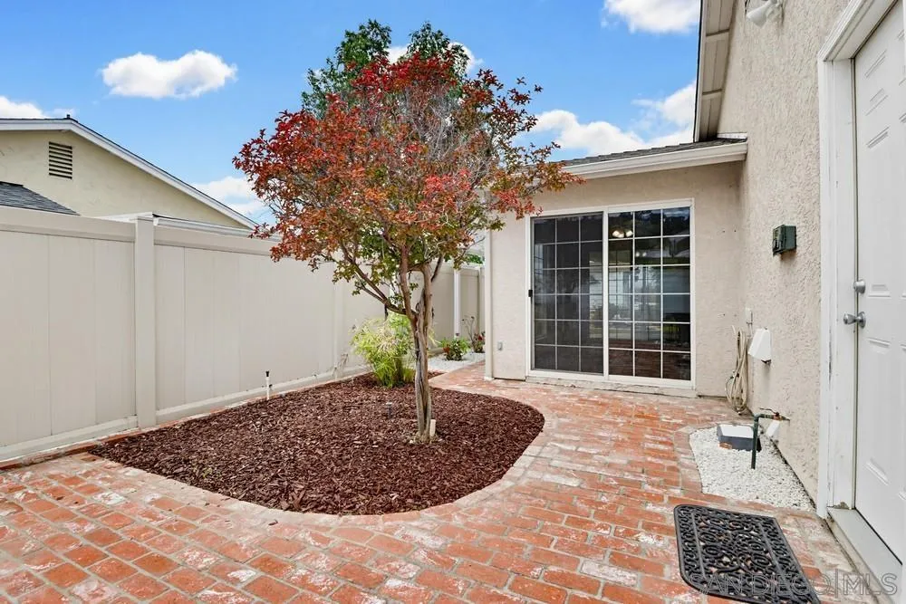 https://cdn.realtyfeed.com/cdn/127/260012961/54285eaad35a5f373599442aee9b6489.webp