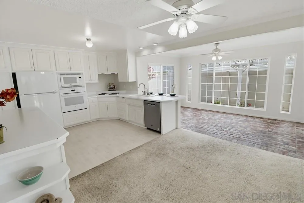 https://cdn.realtyfeed.com/cdn/127/260012961/7b900dfd20475cd734d100eb3f52eca6.webp