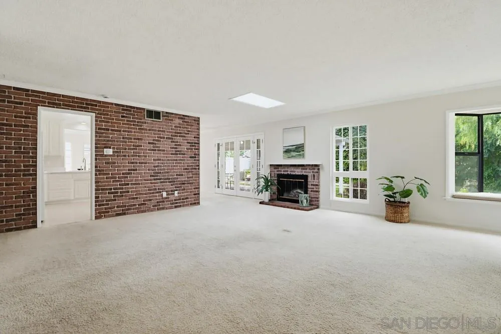 https://cdn.realtyfeed.com/cdn/127/260012961/868cb9b43e831049aaf4ffae4cf8f550.webp