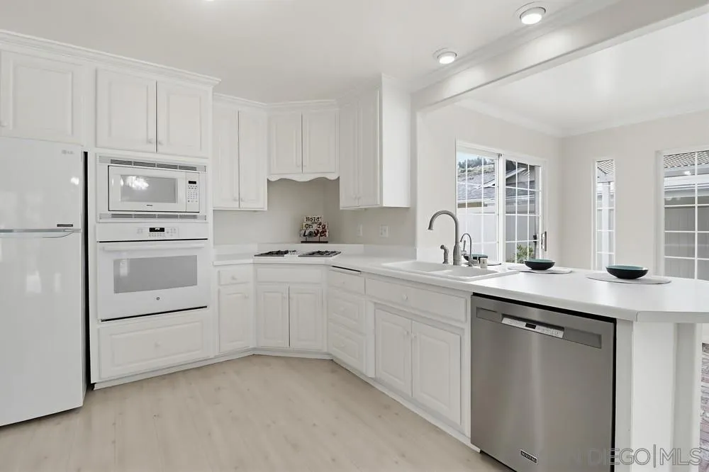 https://cdn.realtyfeed.com/cdn/127/260012961/8880b1b9fea78635c25486311079d446.webp
