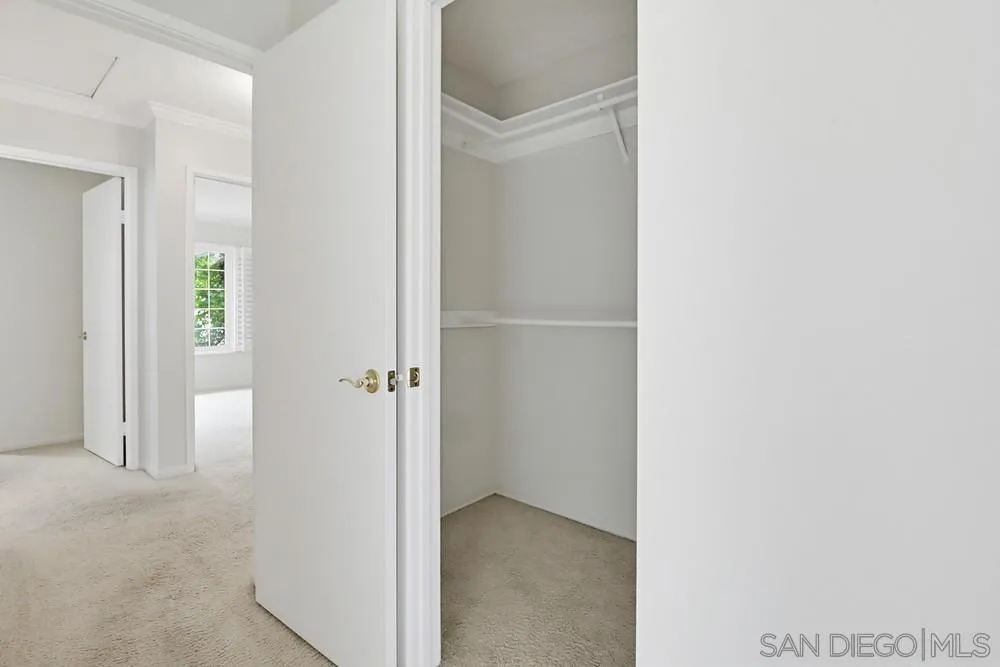 https://cdn.realtyfeed.com/cdn/127/260012961/d85ae2dfb716a08db2efb0e96770e15e.webp