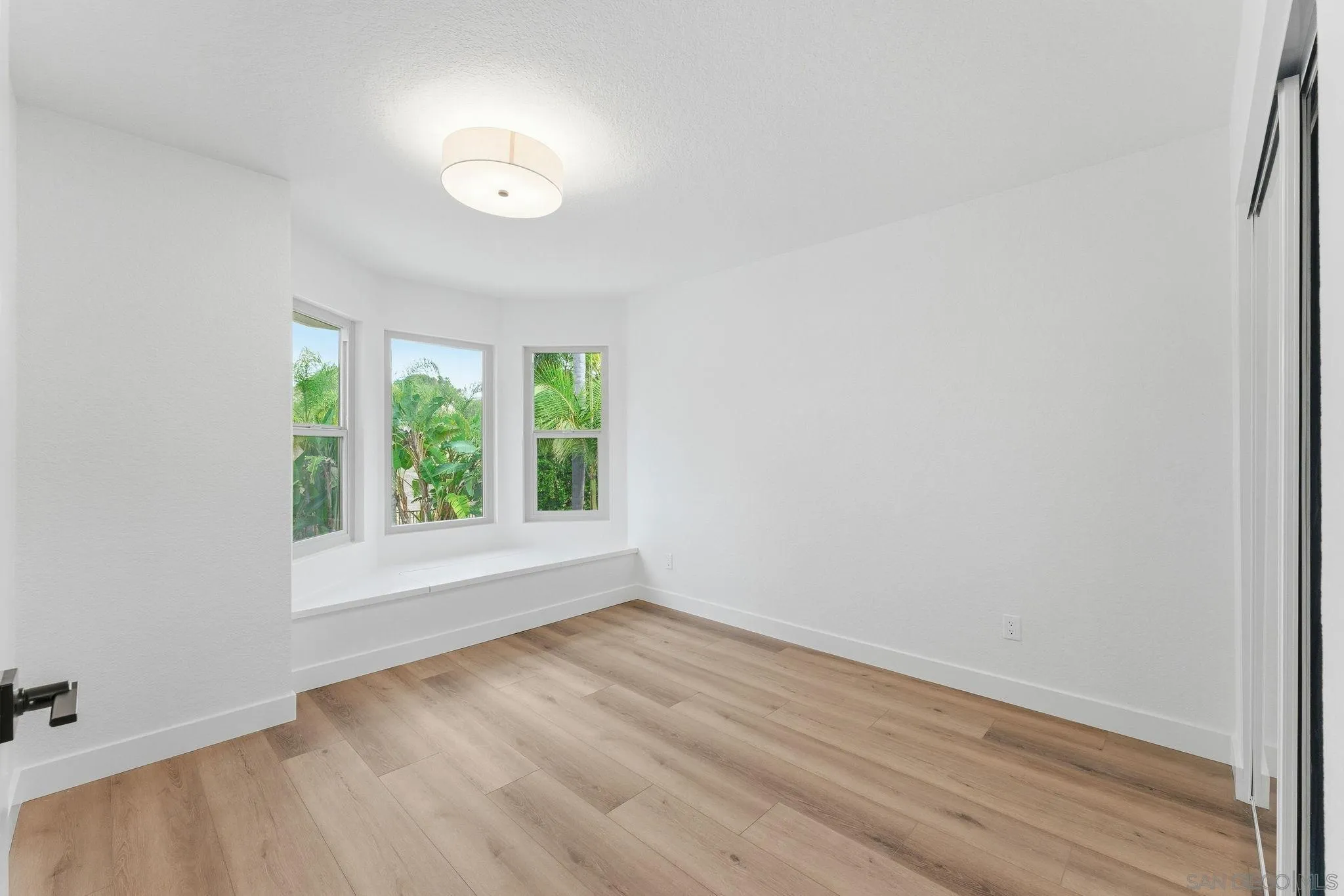 https://cdn.realtyfeed.com/cdn/127/260012962/2a235aee95b4b826d1c3568c124948e1.webp