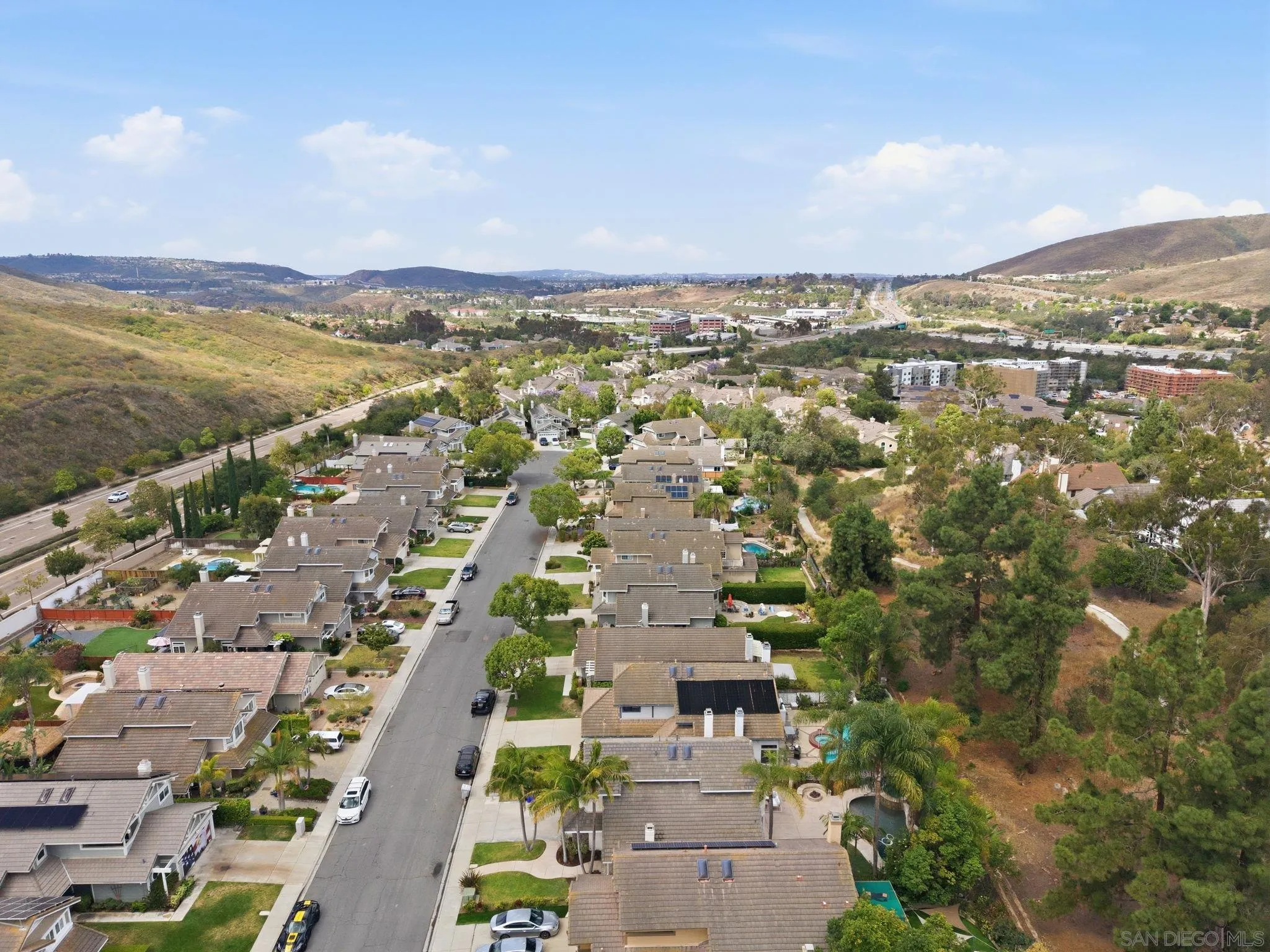 https://cdn.realtyfeed.com/cdn/127/260012962/3e0a82b2ff002de5635f863ec81a0ef3.webp