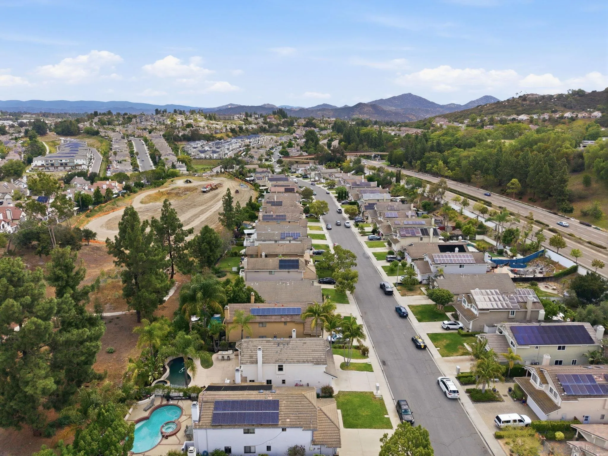 https://cdn.realtyfeed.com/cdn/127/260012962/92d3fabff67e1ebb1818a3304a94014b.webp
