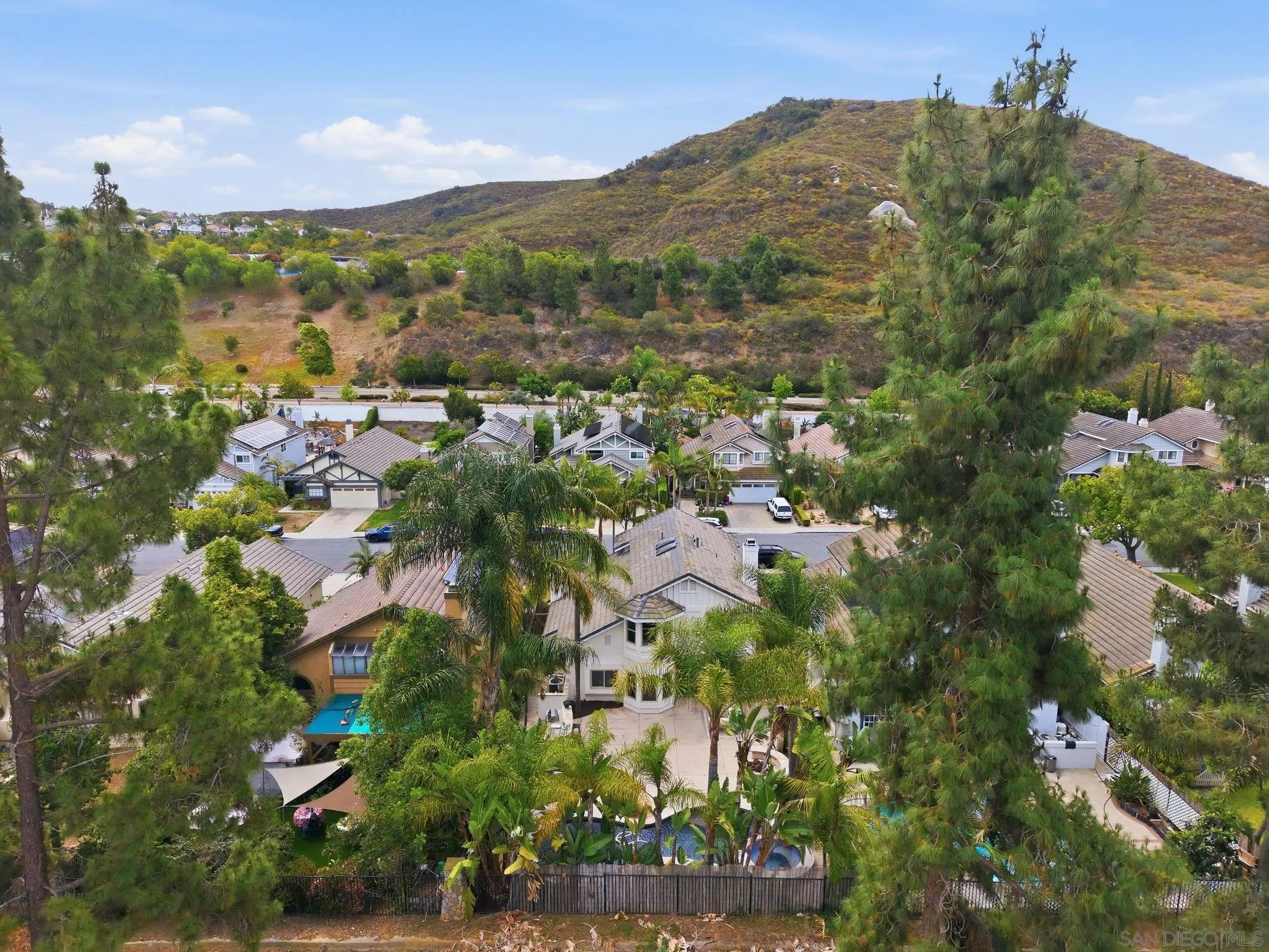 https://cdn.realtyfeed.com/cdn/127/260012962/a0237e606cde4343cd0edd5239dbf5d2.webp
