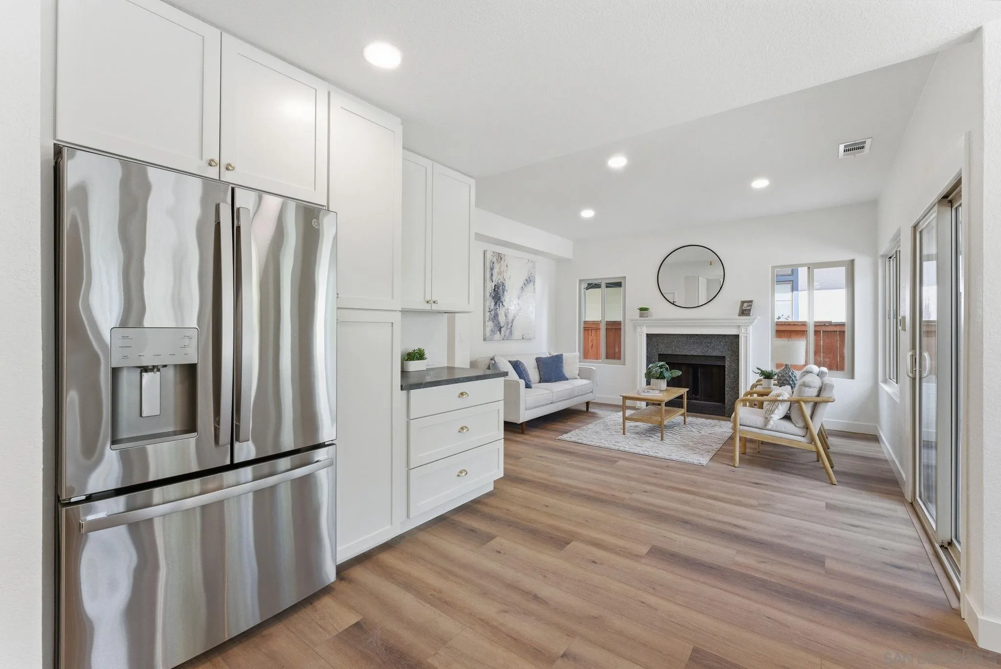 https://cdn.realtyfeed.com/cdn/127/260012962/b6bdb3400fde3d53987306b114839b95.webp