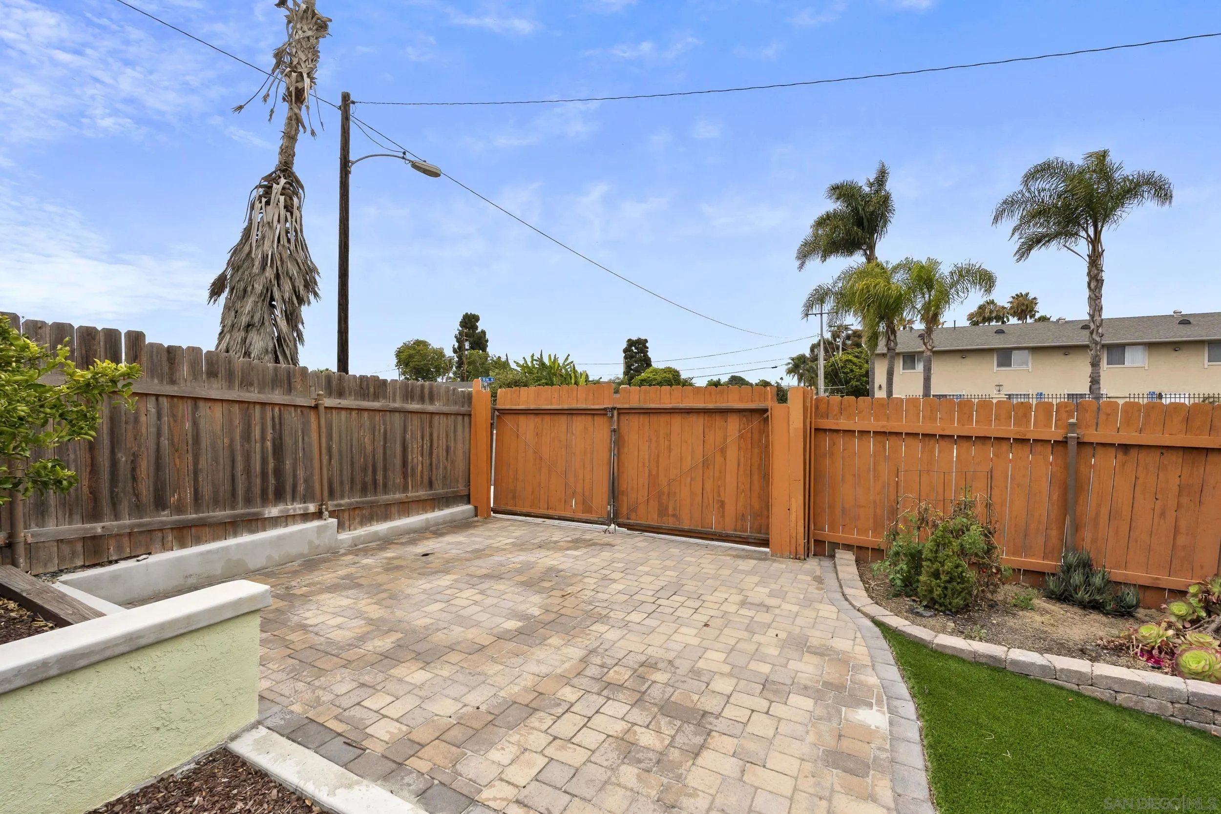 https://cdn.realtyfeed.com/cdn/127/260012963/7ac039fbf7727a6b20fe3399efb60e3b.webp