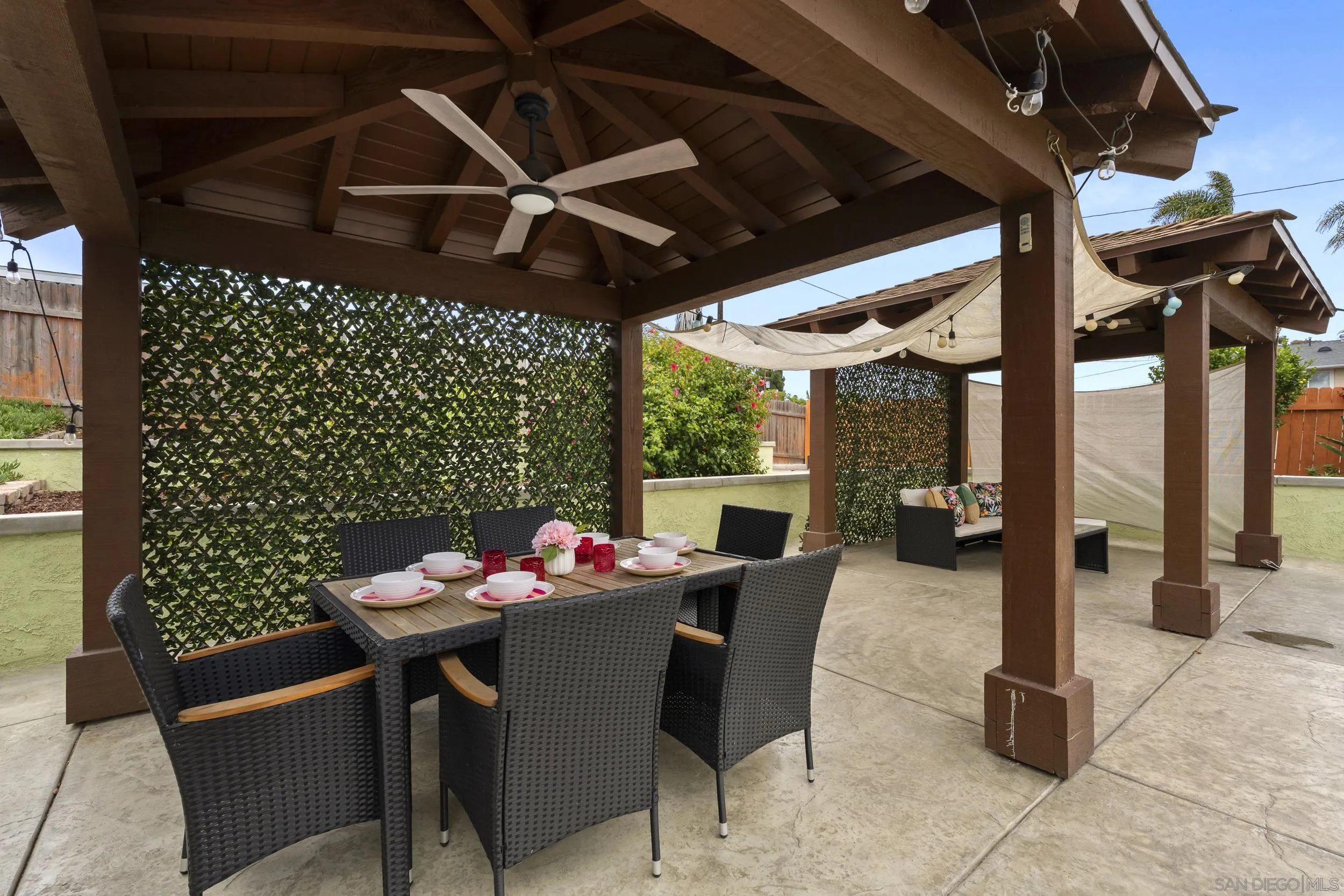 https://cdn.realtyfeed.com/cdn/127/260012963/7d223868e9c23b747f49ad64293684c5.webp