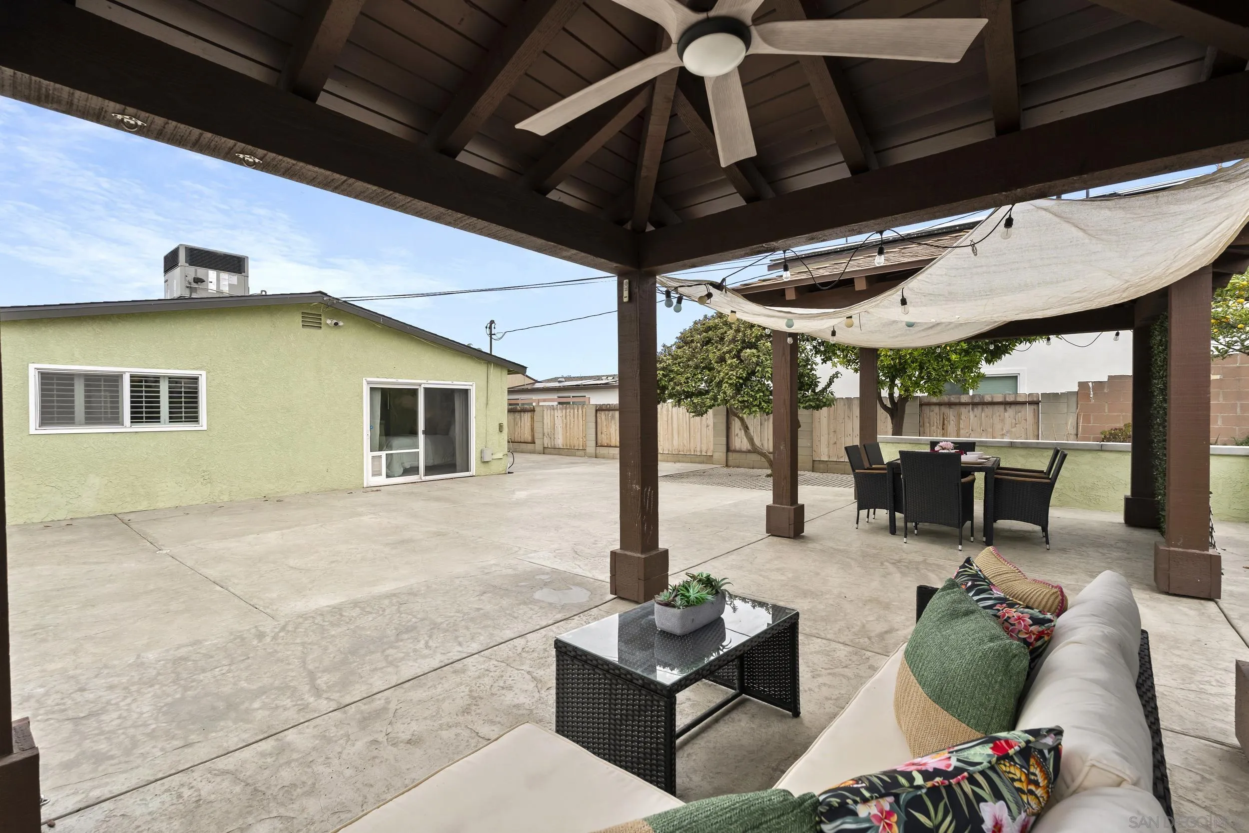 https://cdn.realtyfeed.com/cdn/127/260012963/a649489230aaf5343d36ba940fee2f80.webp