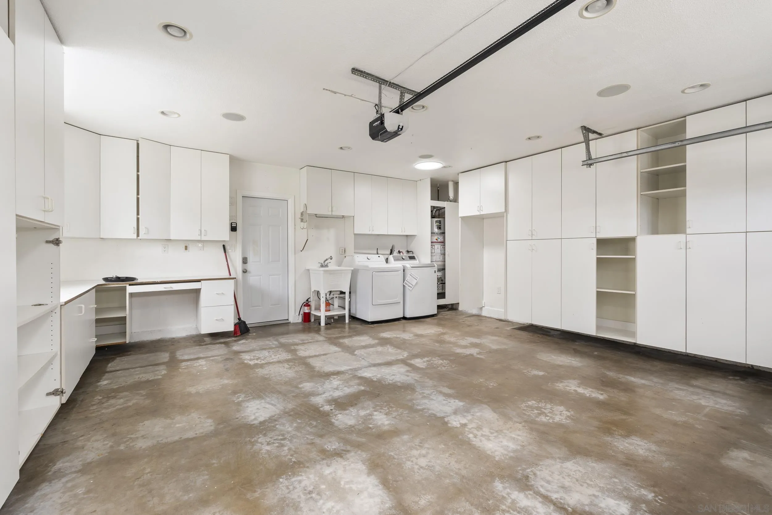 https://cdn.realtyfeed.com/cdn/127/260012963/c01158e0cb6a0476adc6748cf086af41.webp