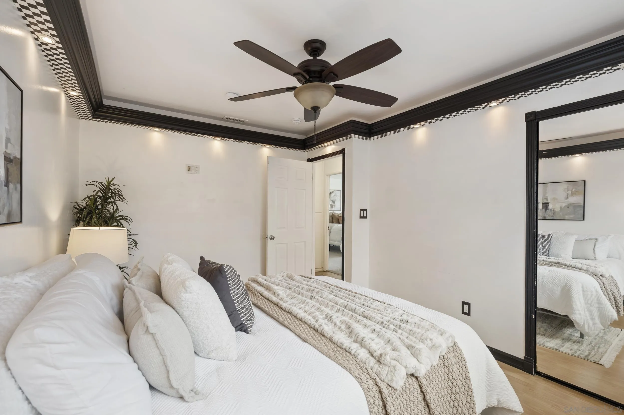 https://cdn.realtyfeed.com/cdn/127/260012963/e7be982c2da8f1d3717dc712d82f7507.webp
