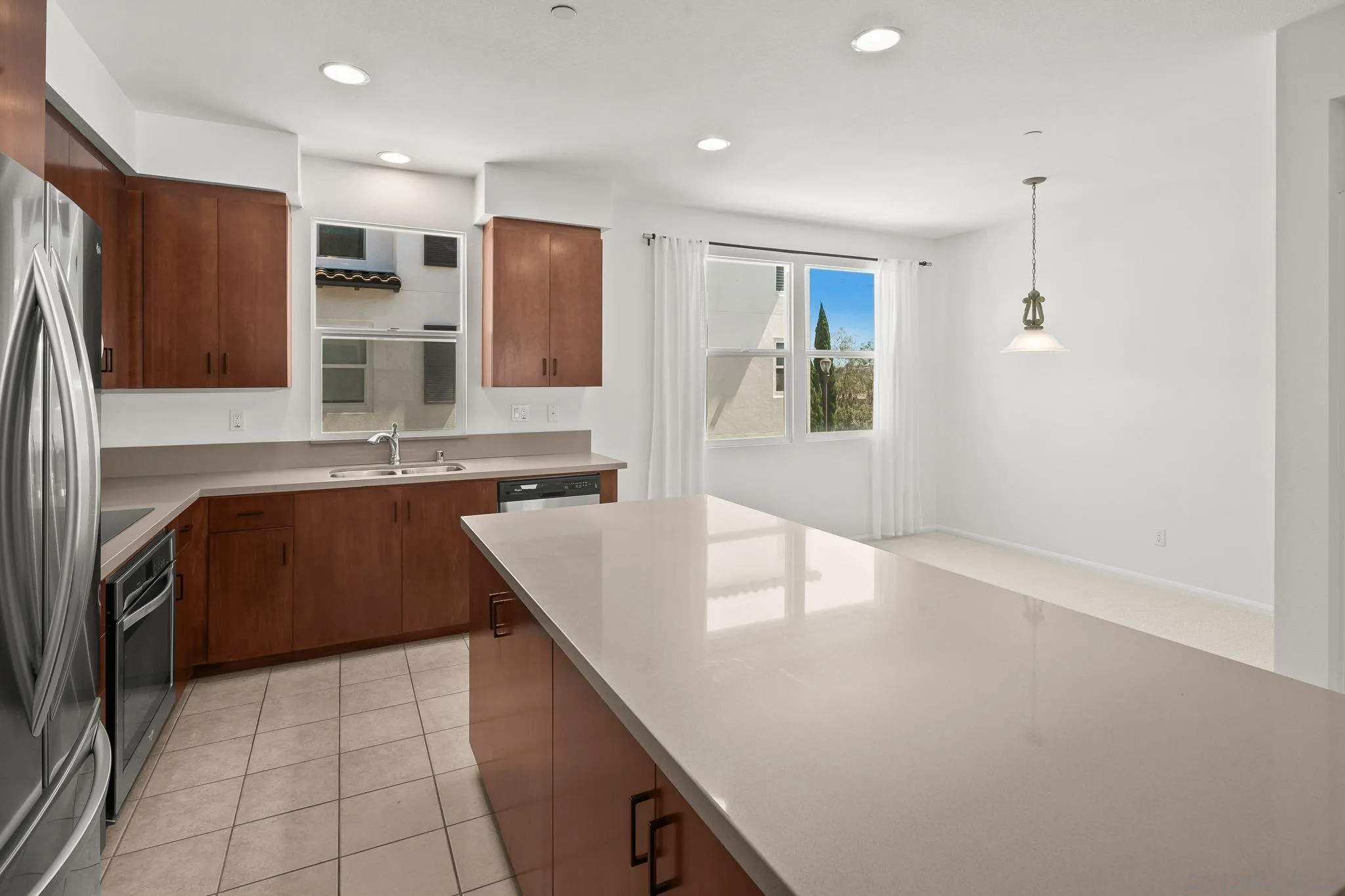 Photo #5: 260012968 Listing: Photo #5