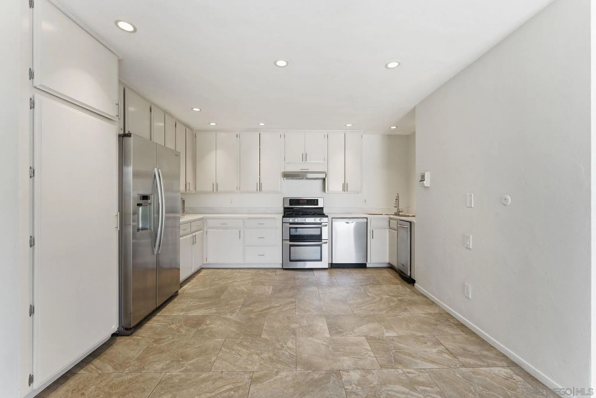 Photo #7: 260012974 Listing: Photo #7