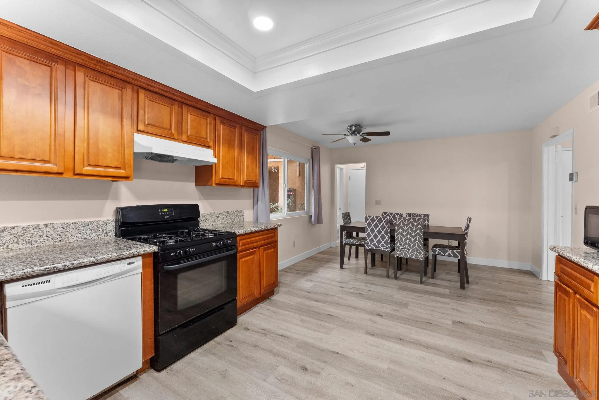 Photo #8: 260012975 Listing: Photo #8