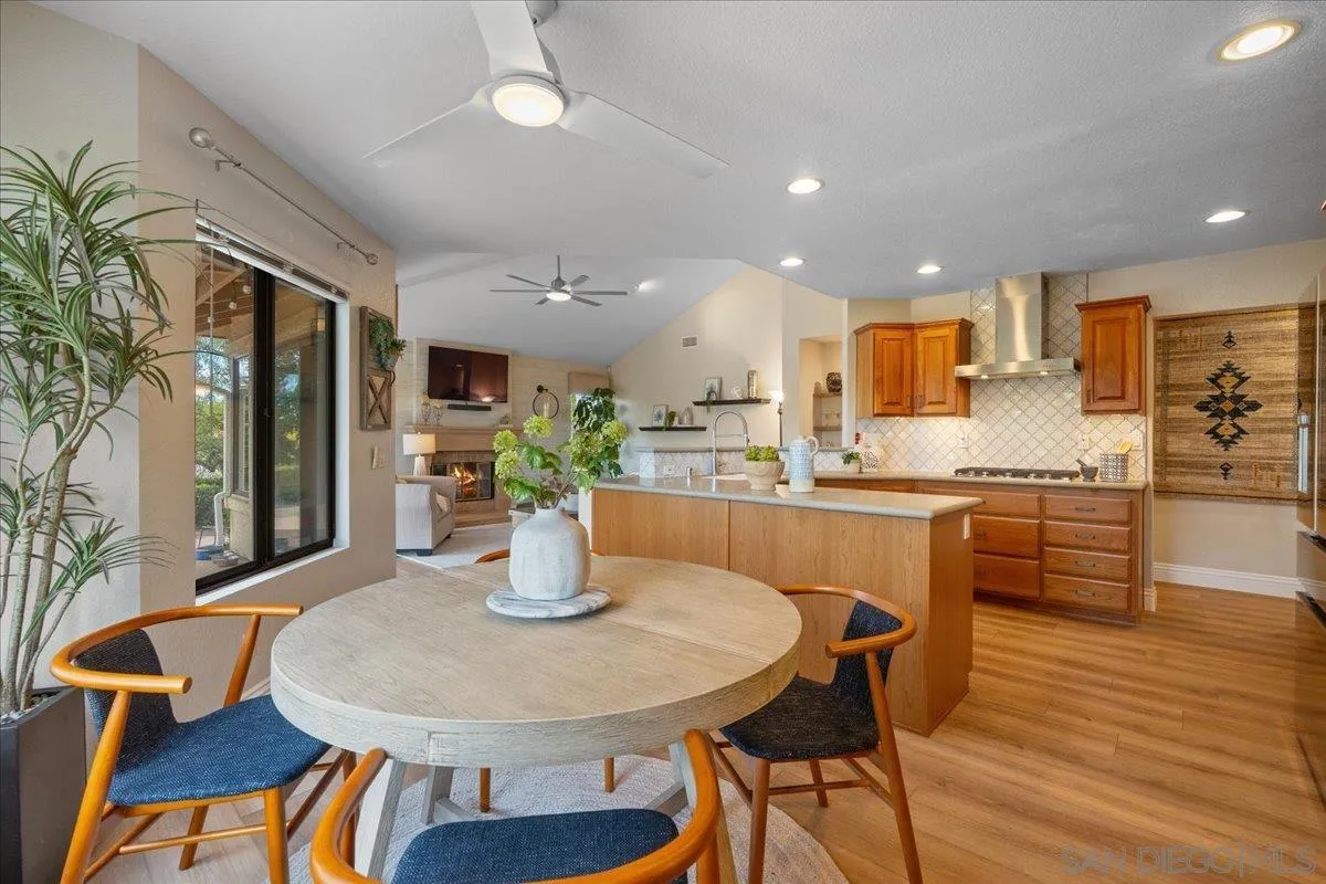 https://cdn.realtyfeed.com/cdn/127/260012978/0c651b91d3e9f99459d13f5f31f0823a.webp