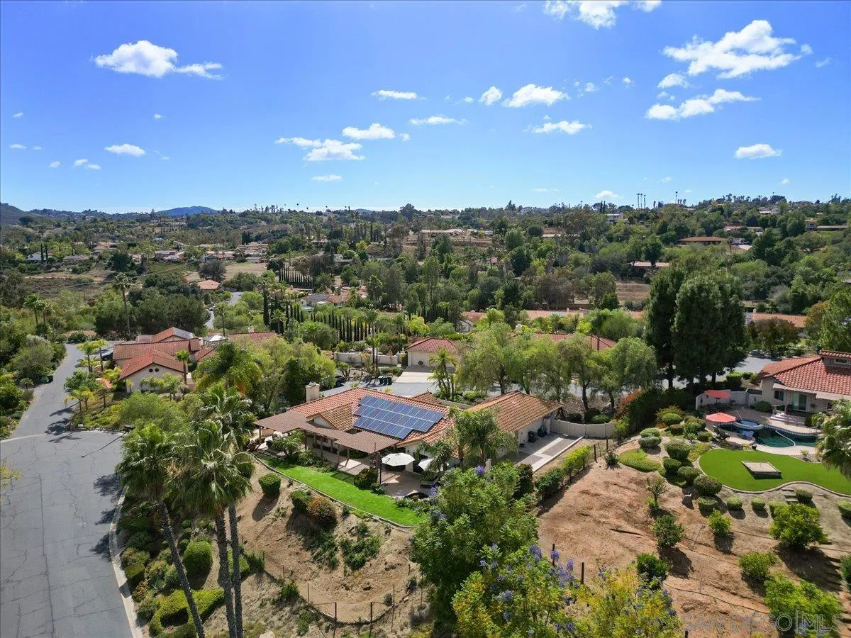 https://cdn.realtyfeed.com/cdn/127/260012978/106e8e99555d65d7c59ca4b463c0214d.webp