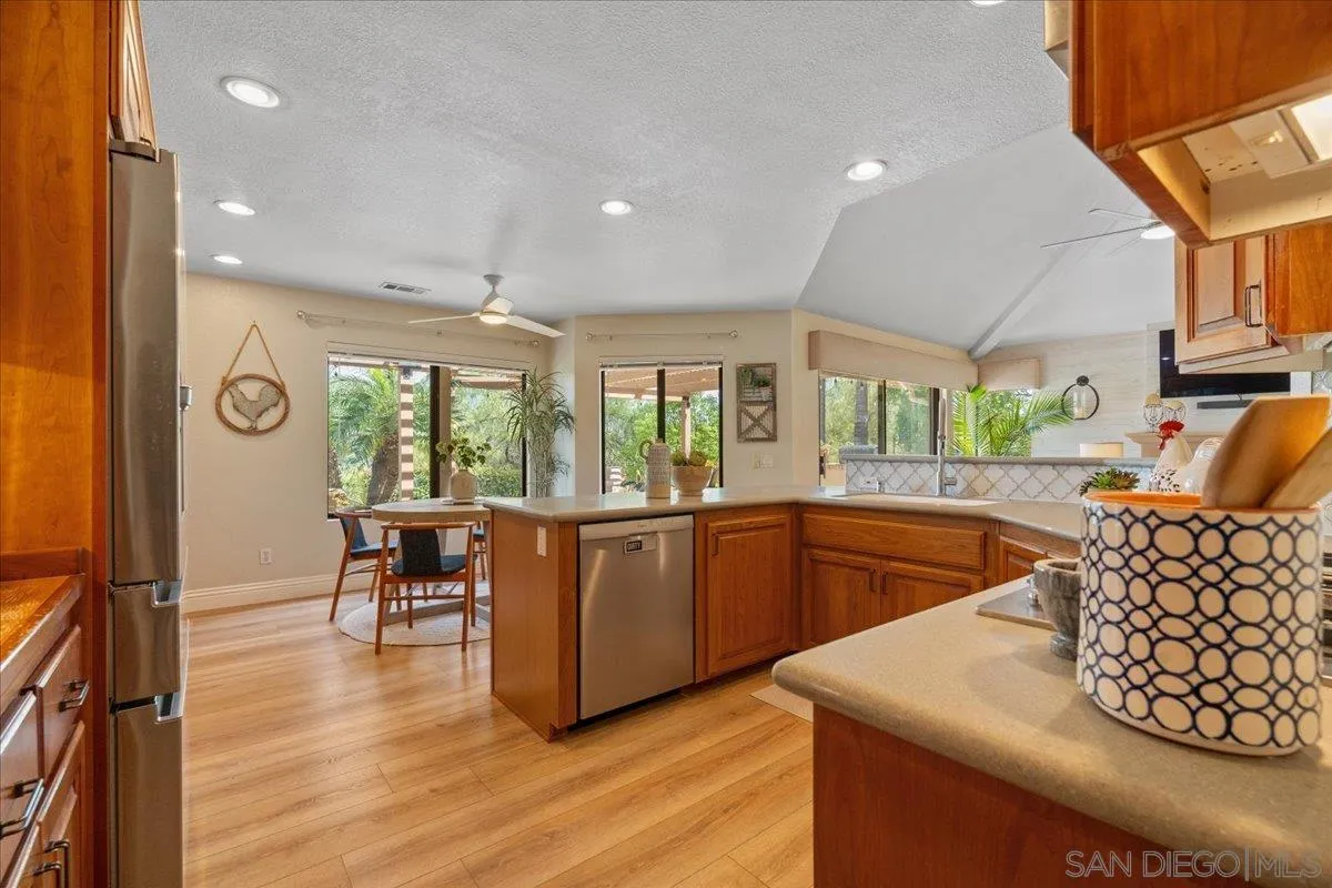 https://cdn.realtyfeed.com/cdn/127/260012978/4a4eed8c2344c7241cccfbc915018779.webp