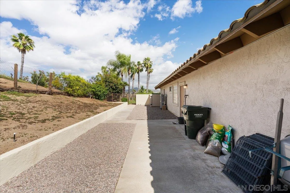 https://cdn.realtyfeed.com/cdn/127/260012978/4c57625a10eba084e21d5d1c35fff582.webp