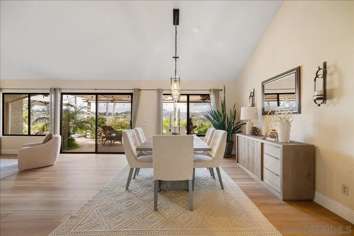 https://cdn.realtyfeed.com/cdn/127/260012978/8f05e0ddcbfc71fe6b82e087b2d89fe1.webp