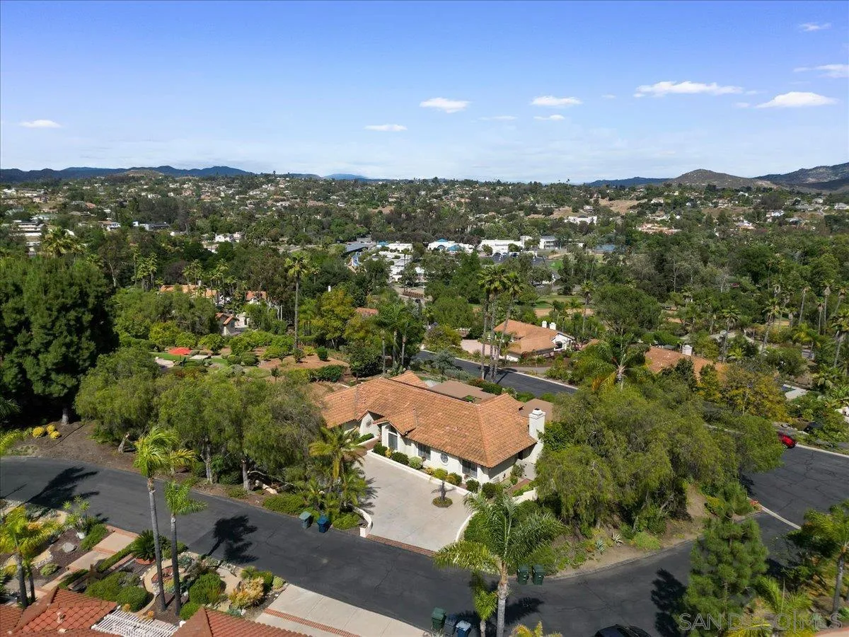 https://cdn.realtyfeed.com/cdn/127/260012978/9d5b3687faee5a4b41dfa4d2c908844f.webp