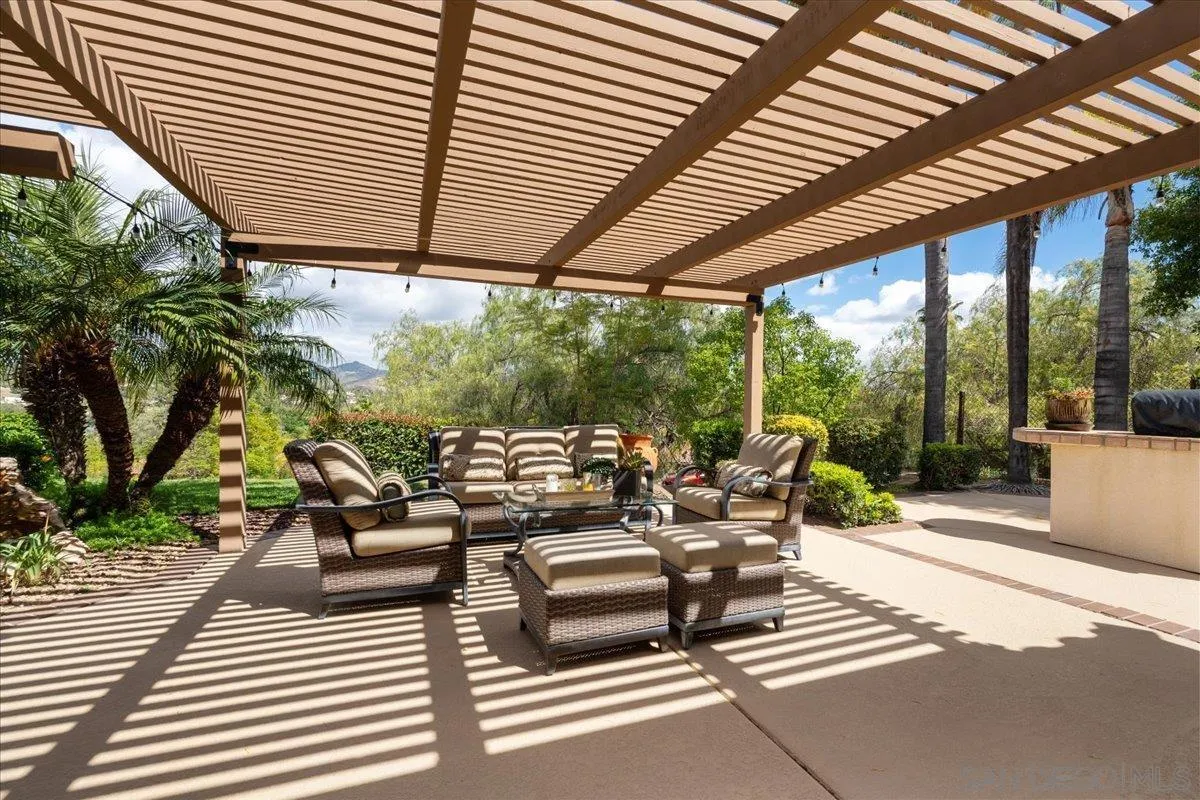 https://cdn.realtyfeed.com/cdn/127/260012978/d92406842b2816f156555c5ffa03484c.webp