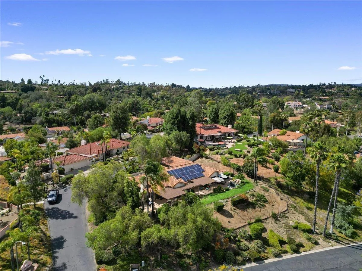 https://cdn.realtyfeed.com/cdn/127/260012978/fc8e422ab18bf5c391bbe1b71e5abace.webp