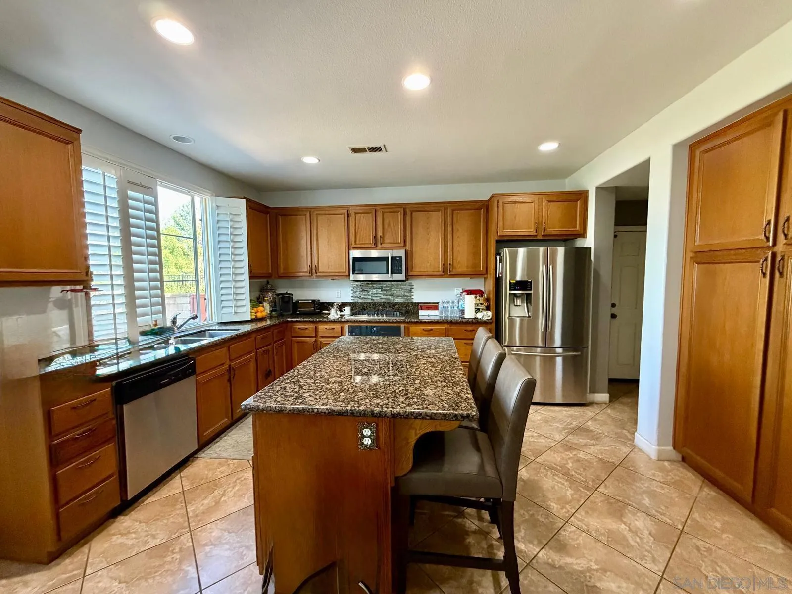 https://cdn.realtyfeed.com/cdn/127/260012979/2842a700959a83c07e445c5ed03af07e.webp