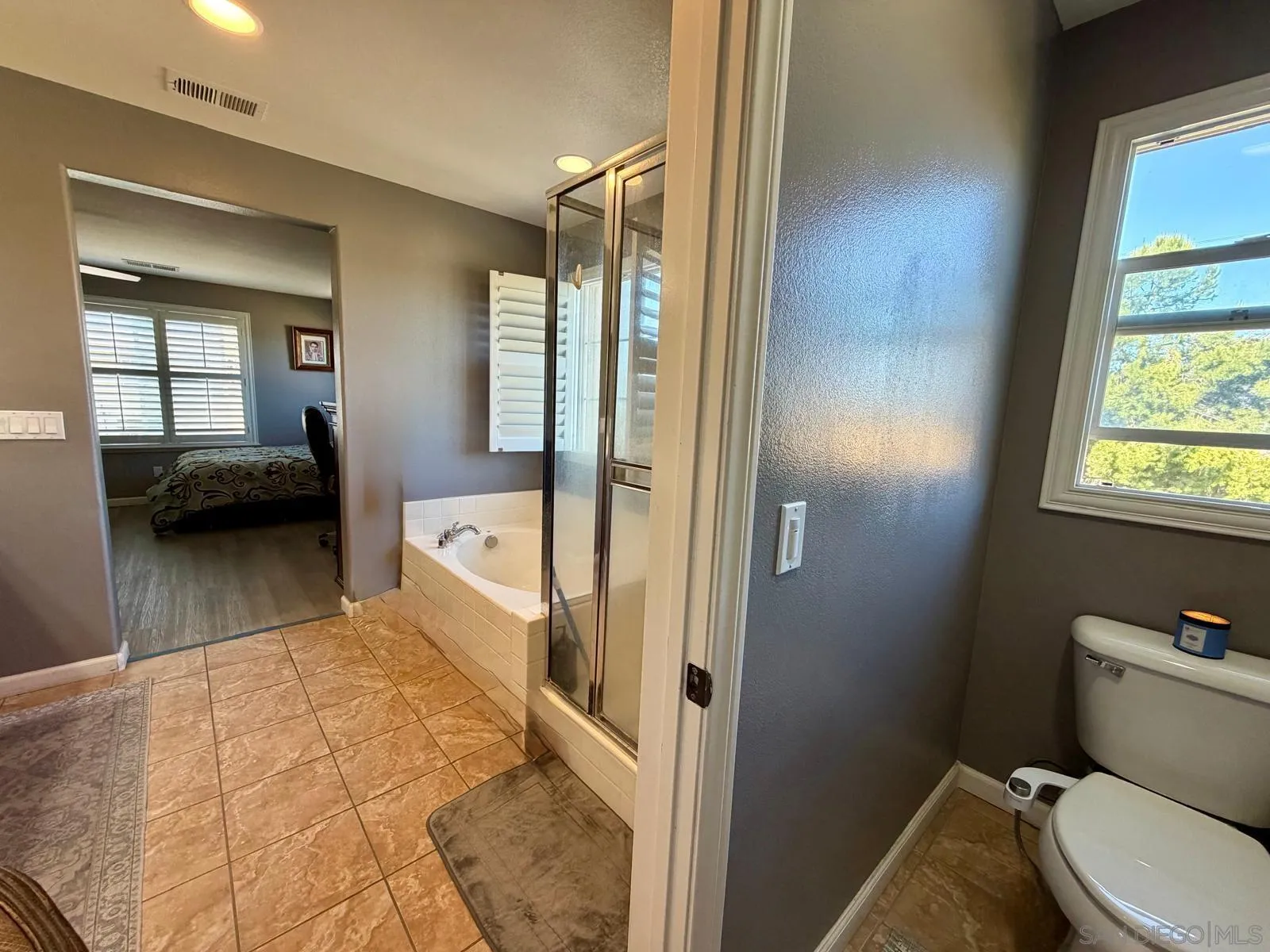https://cdn.realtyfeed.com/cdn/127/260012979/3f9c7aef5ebd34684cec8bbce6bd7758.webp