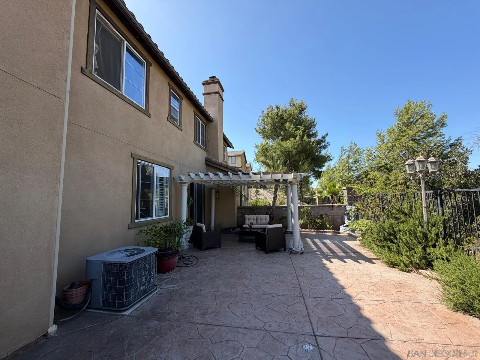 https://cdn.realtyfeed.com/cdn/127/260012979/561dff05ed96dfe0bc24131ef25663ee.webp